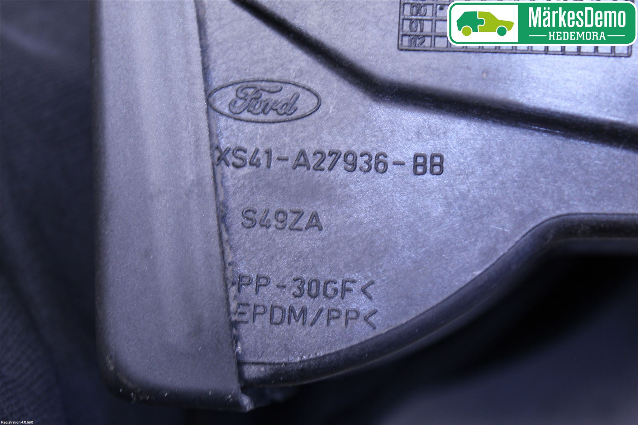 Ford FOCUS     99-04 Drivstoff Tankluke