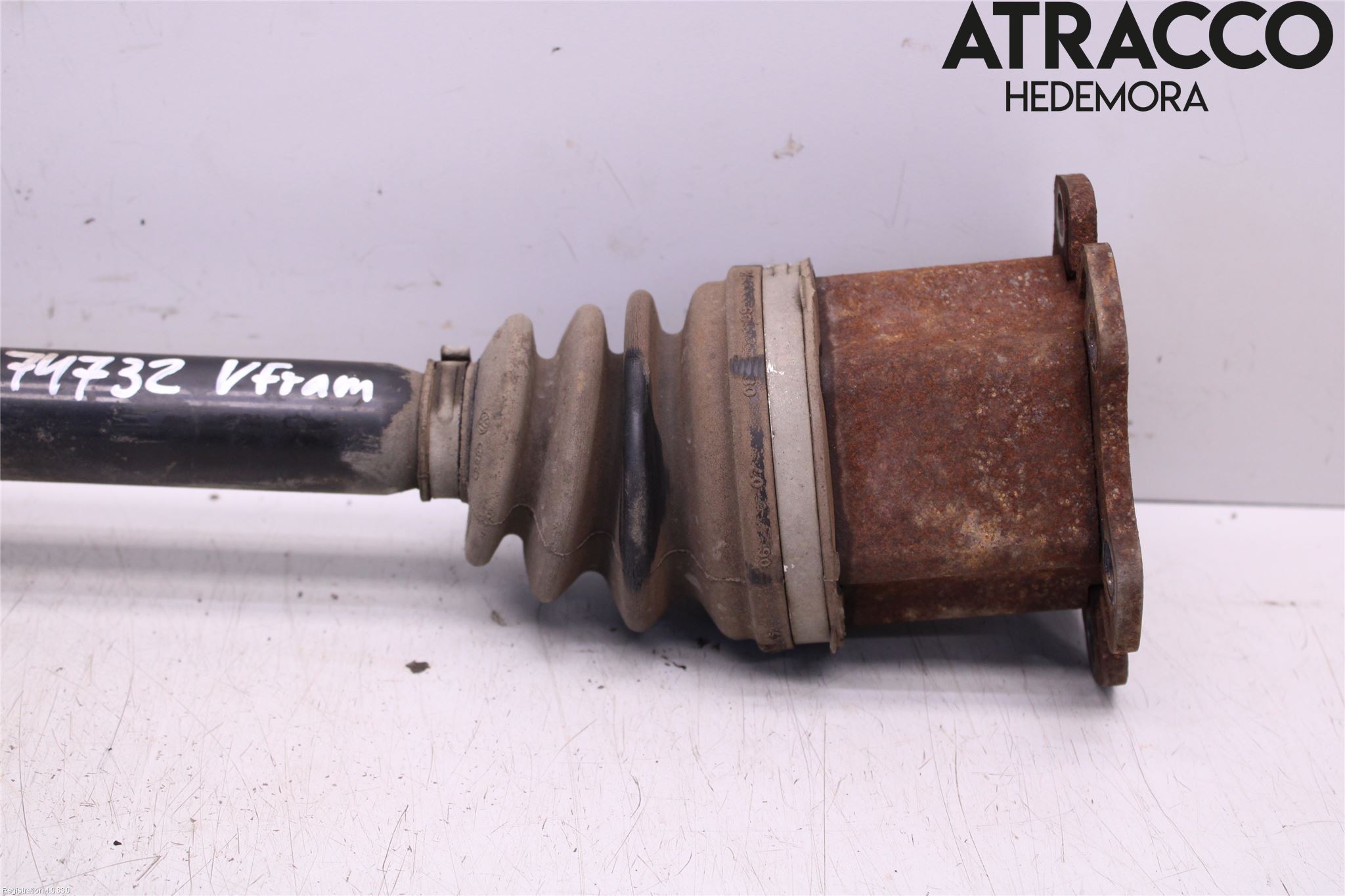 Audi A4/S4 01-05 Drivaksel Foran Kompl Venstre