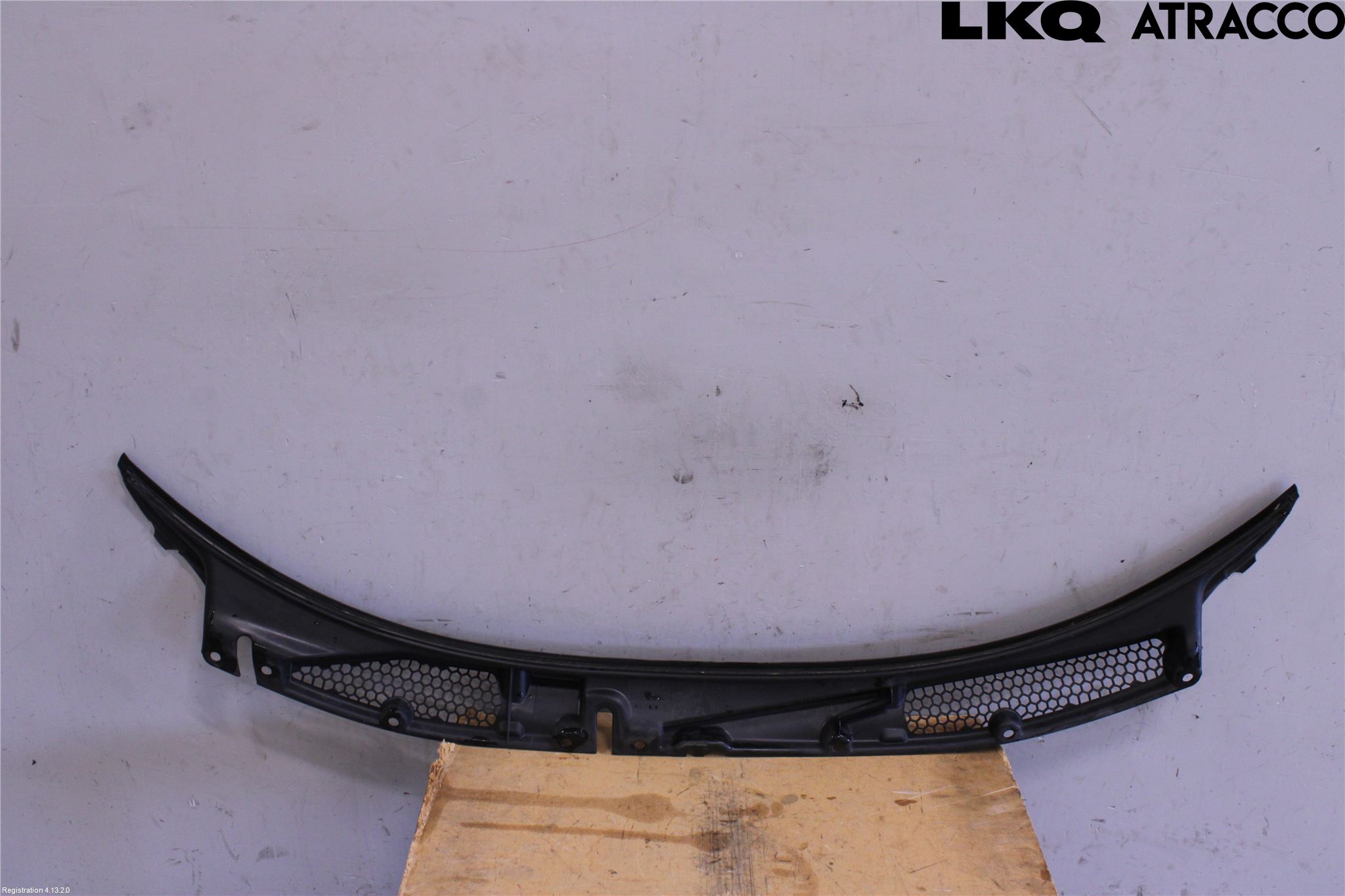 Alfa GIULIETTA Visker Deksel-Grill-Under Frr