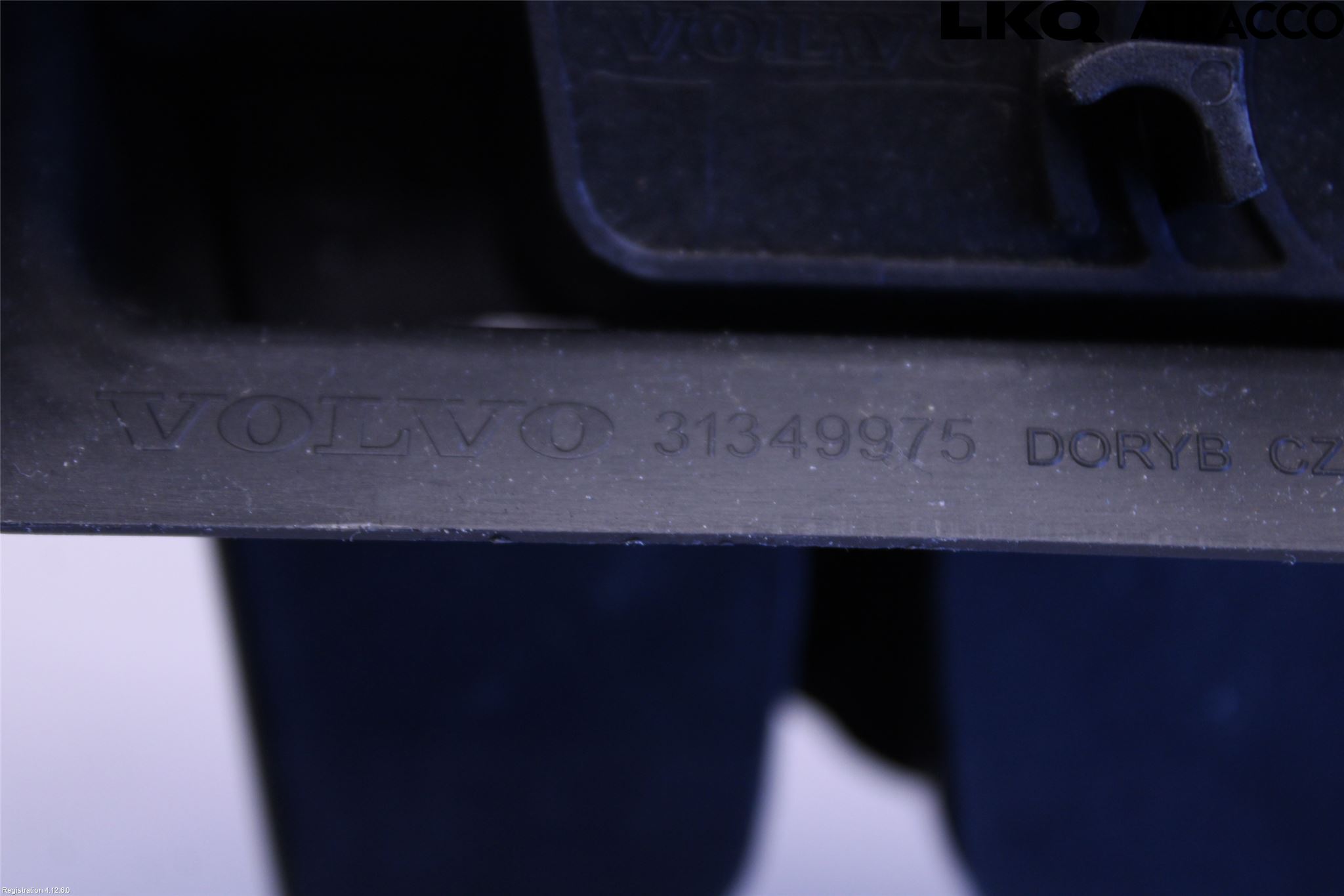 Volvo V90 CROSS COUNTRY 17->> Bakluke-Lokk Låsekasse