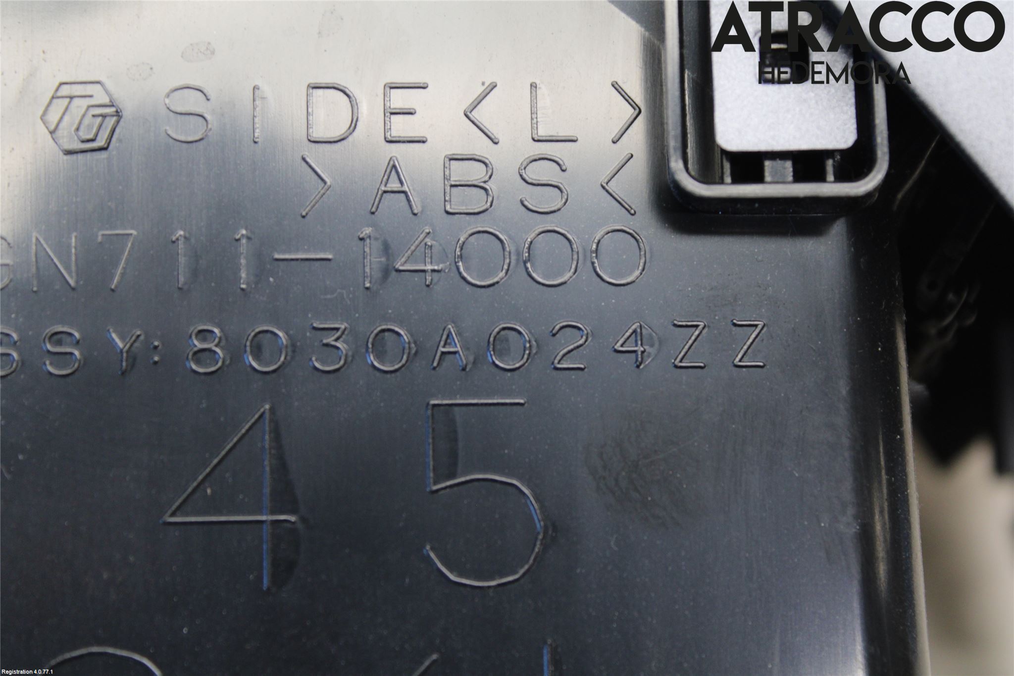 Mitsubishi OUTLANDER 07-12 Dashbord Kanal - Dyse