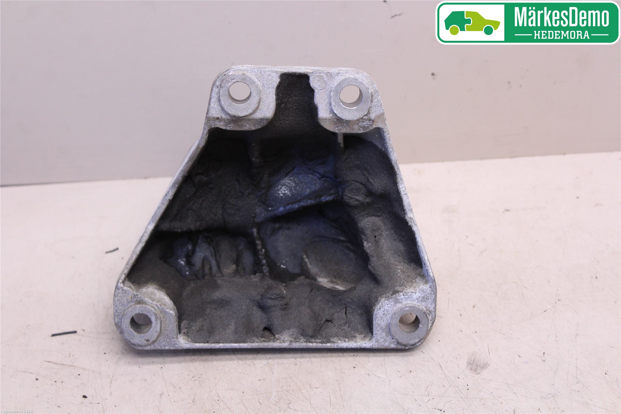 BMW 5 F10/F11/F18 09-17 Motor Feste Stål-Alu
