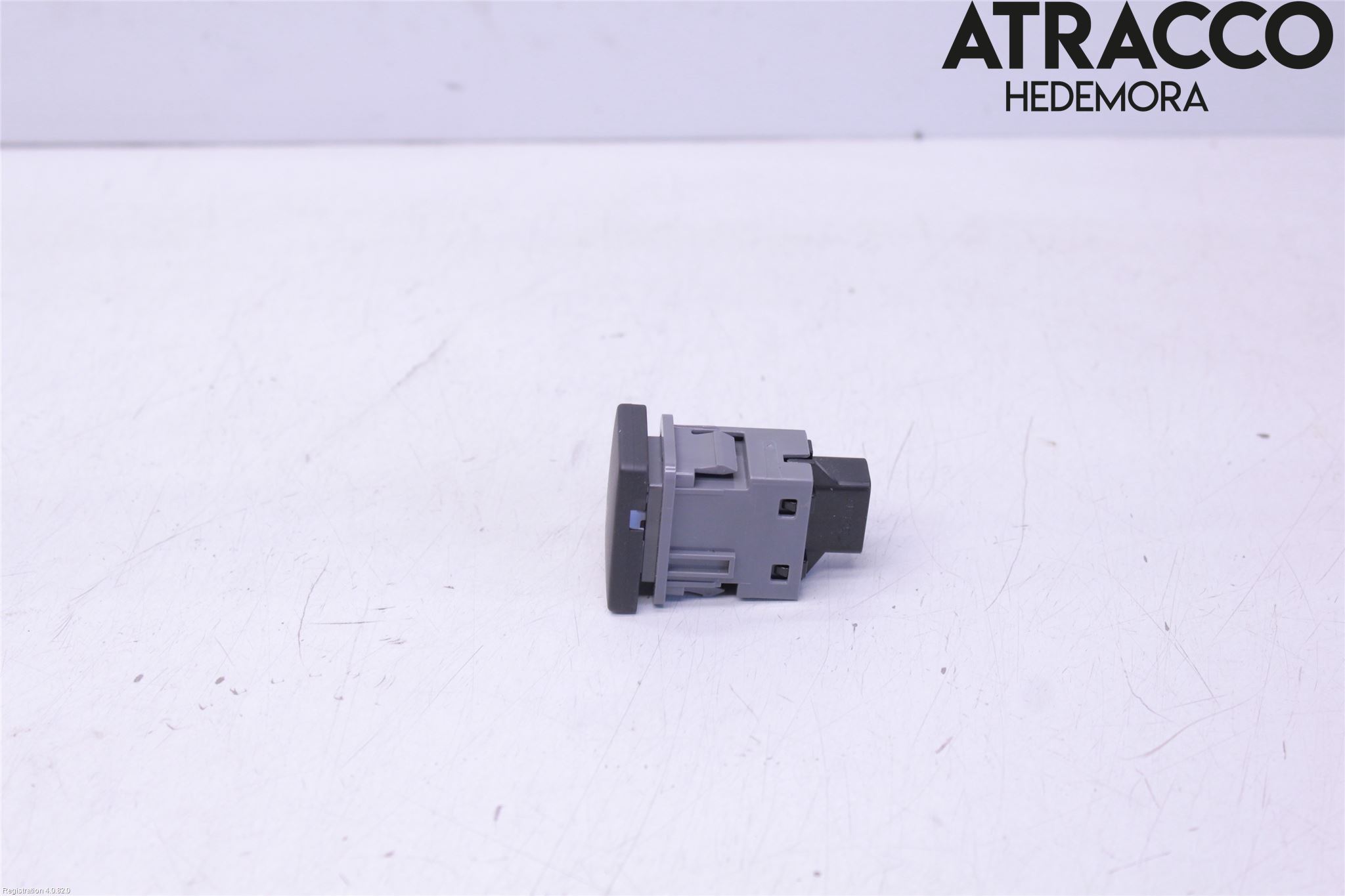 Toyota C-HR 16-23 Bryter Drivstoff Tankluke