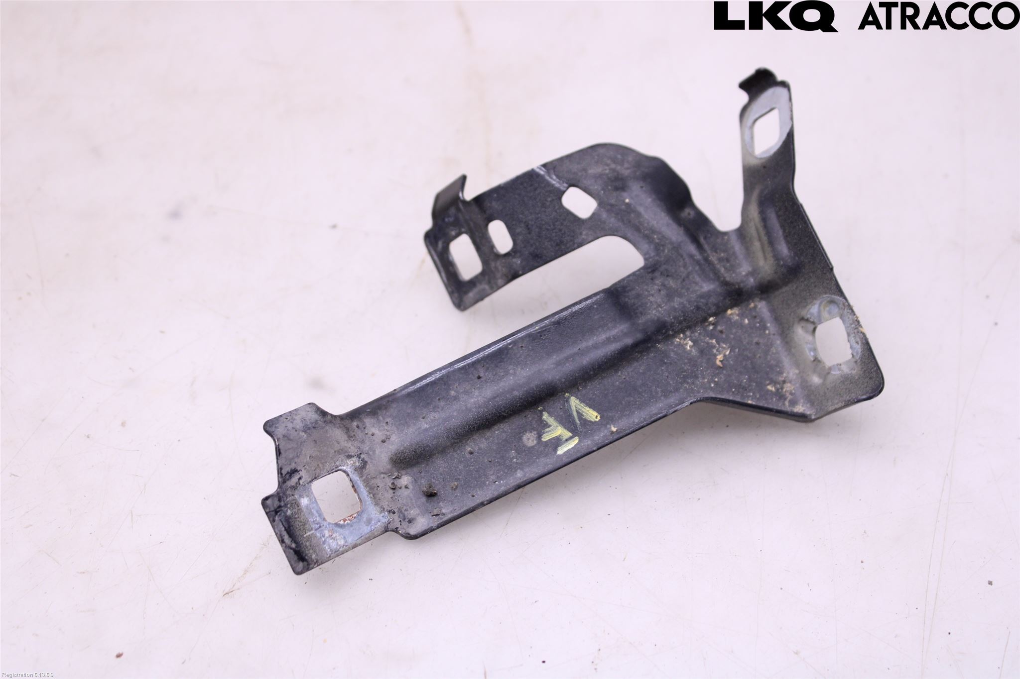 BMW 4 F32/F33/F82/F83 13-20 Frontskjermfeste Venstre