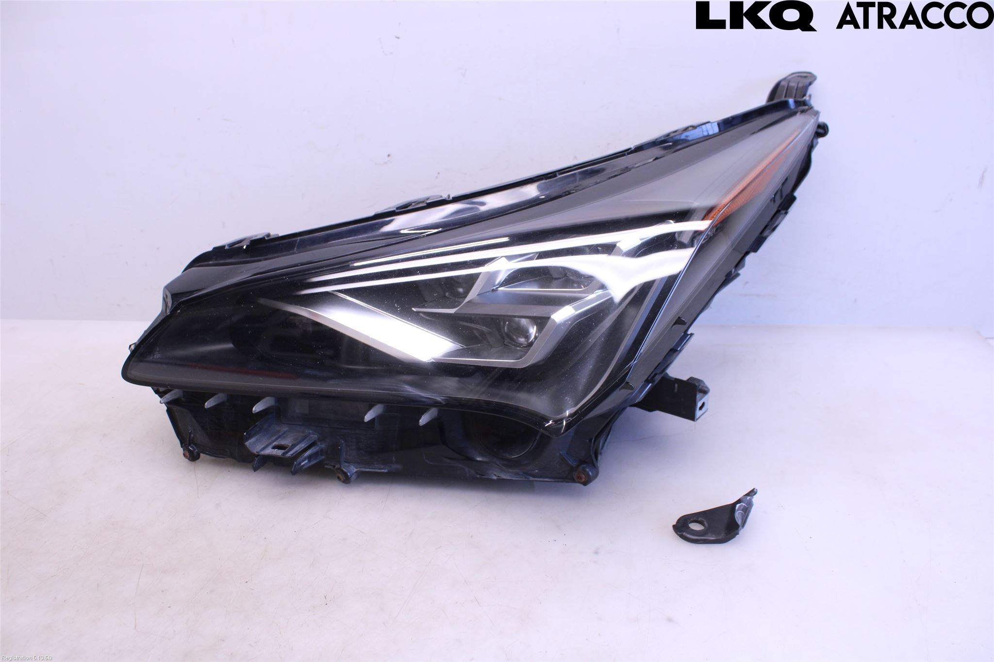 Lexus NX 300h 15-21 Frontlykt Venstre