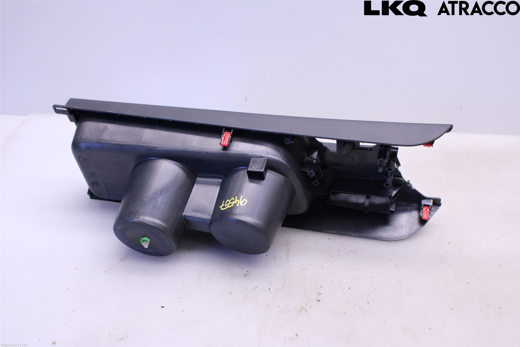 Toyota YARIS CROSS XP21 21- Innr Koppholder