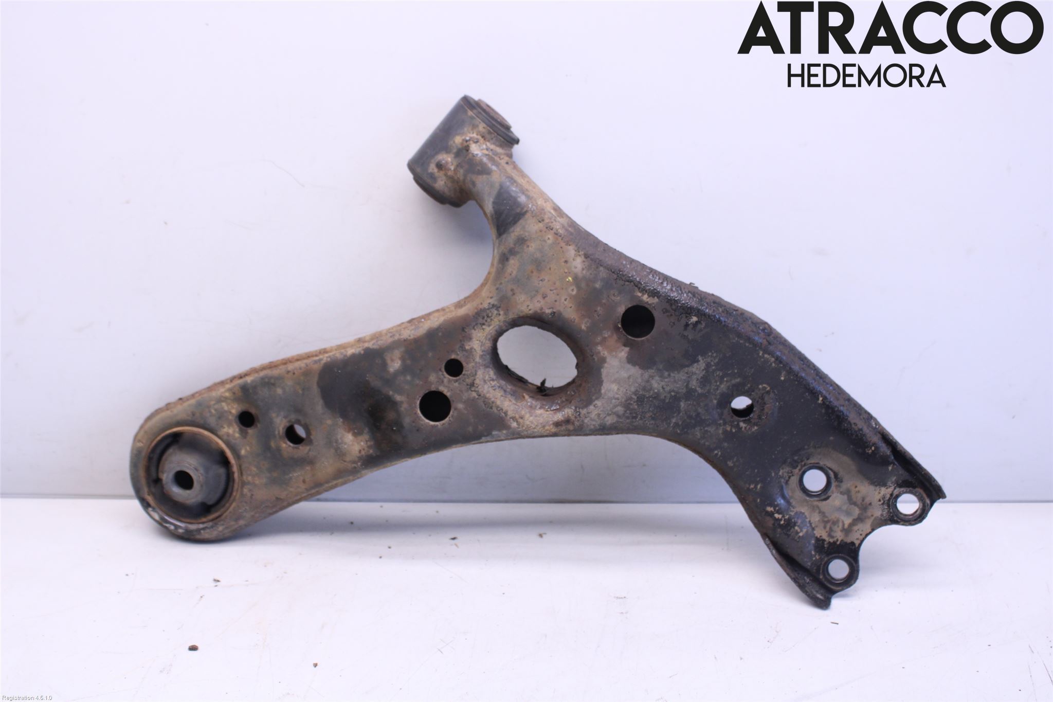Toyota AVENSIS 09-15 Bærearm Foran Venstre Nedre
