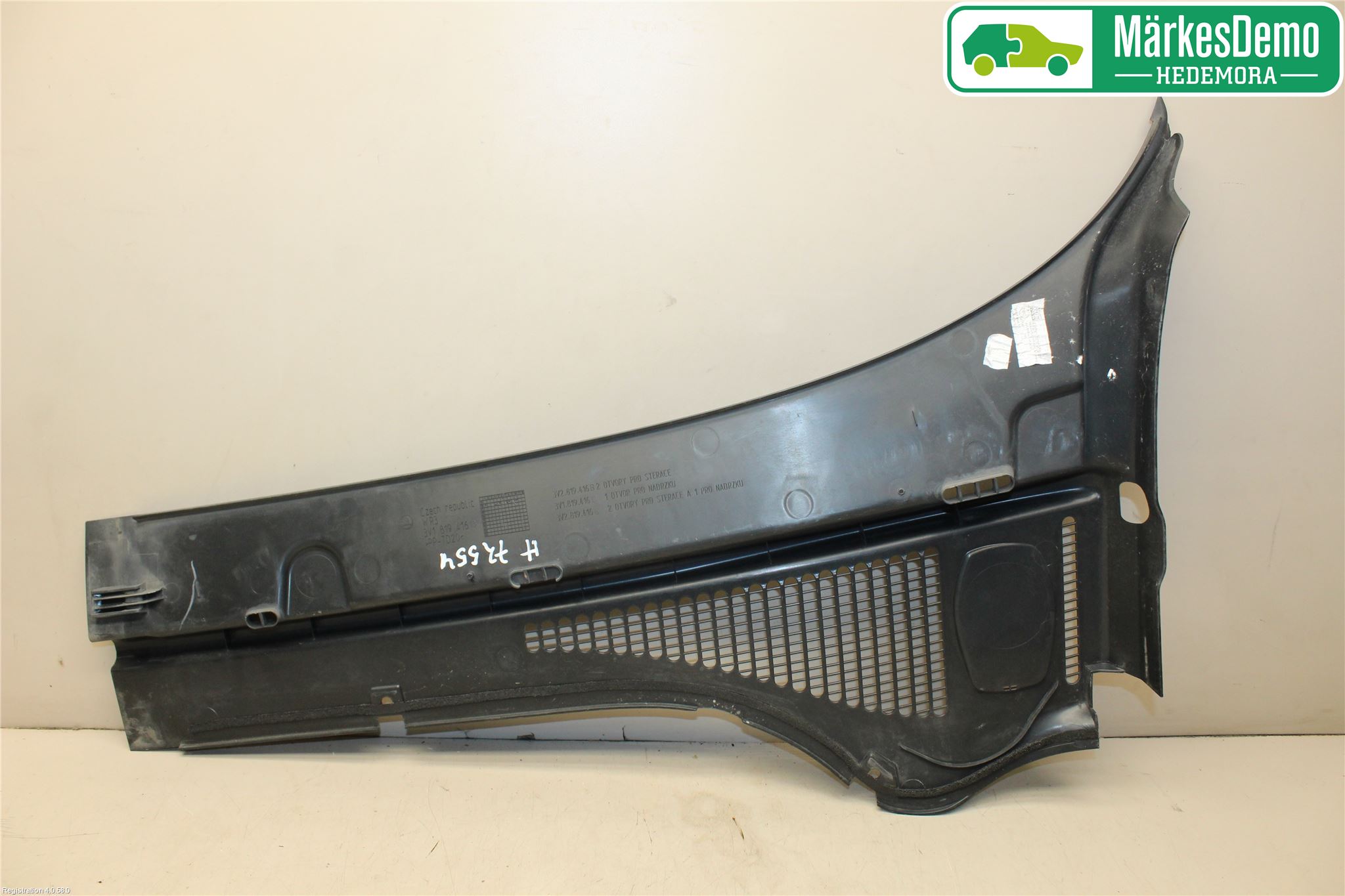 Skoda SUPERB 16-24 Visker Deksel-Grill-Under Frr