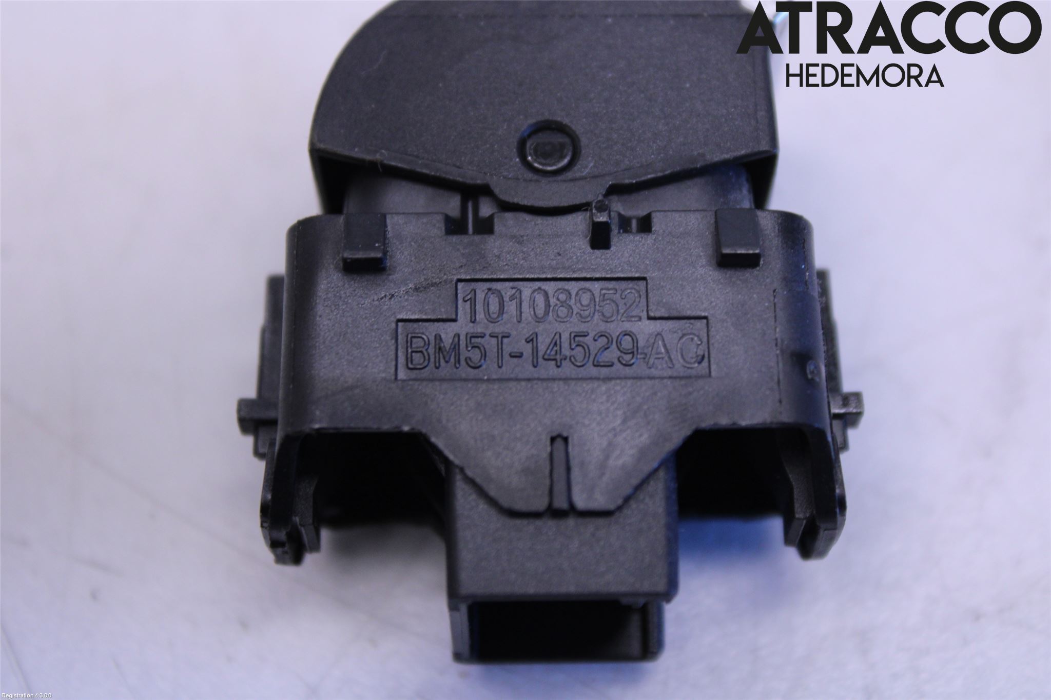 Ford KUGA 13-16 Bryter Vindusheis