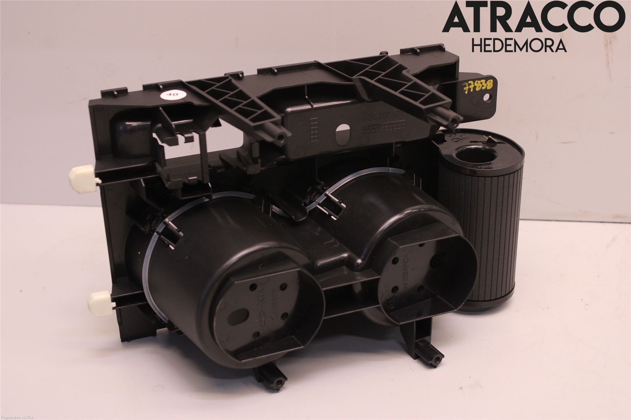 Volkswagen VW PASSAT 15-19 Innr Koppholder