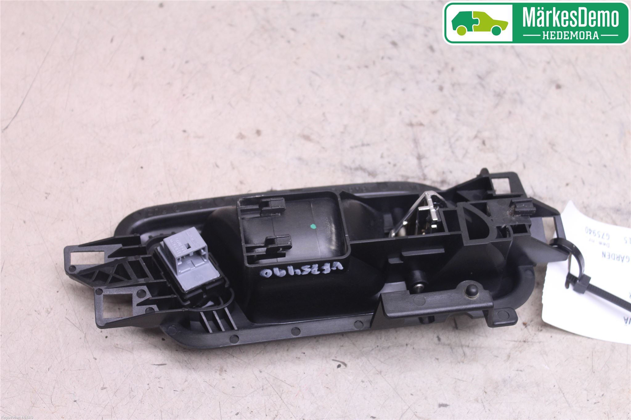 Volkswagen VW AMAROK 2H 10-22 Innr Dørhandtak V Indre