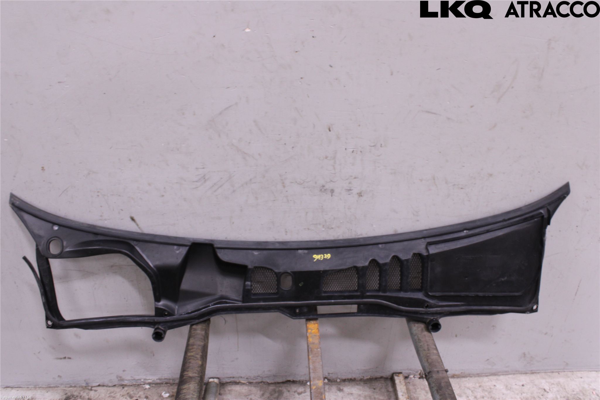Volvo S70/V70/XC  97-00 Visker Deksel-Grill-Under Frr