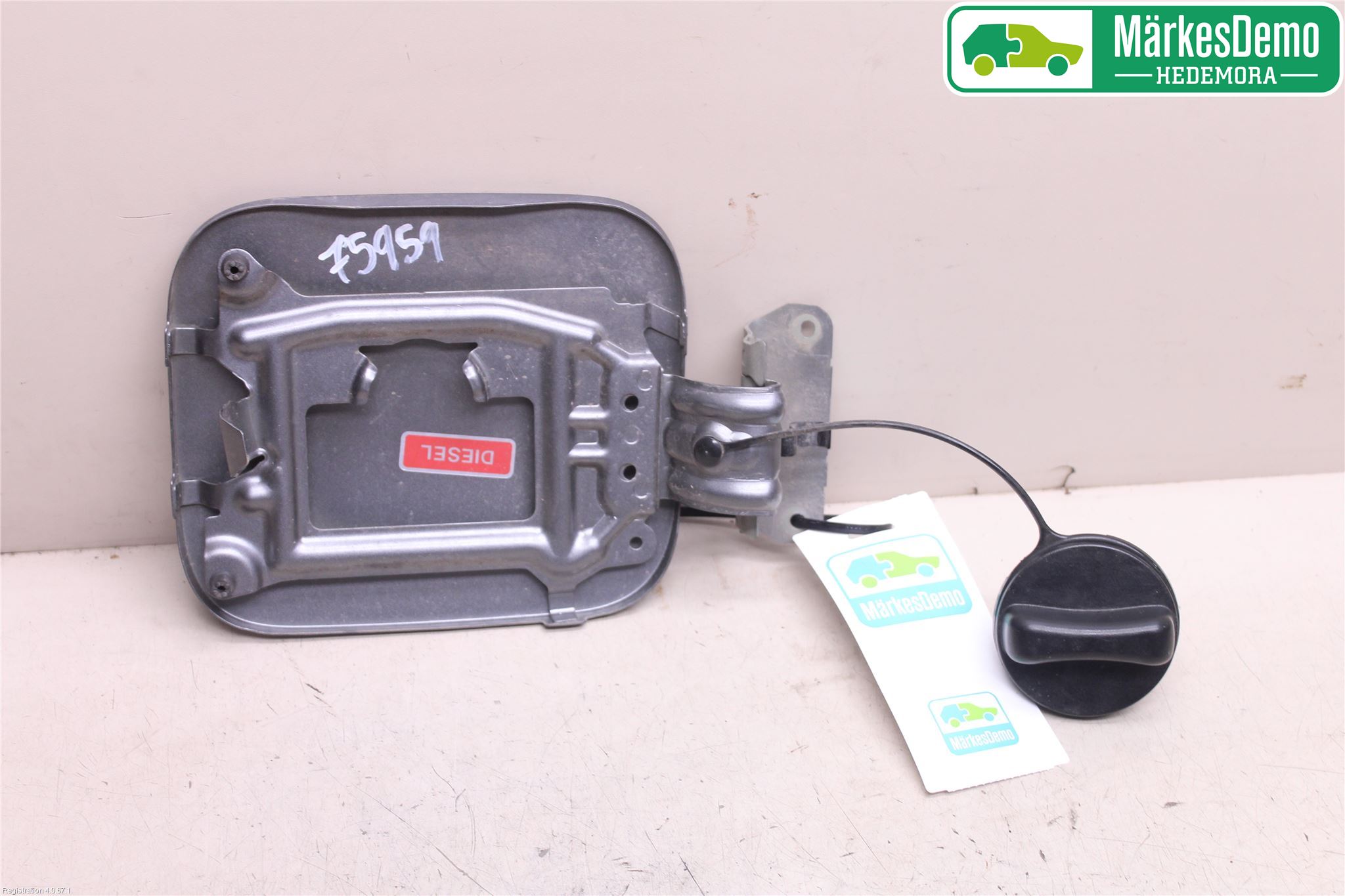 Nissan QASHQAI+2  10-14 Drivstoff Tankluke