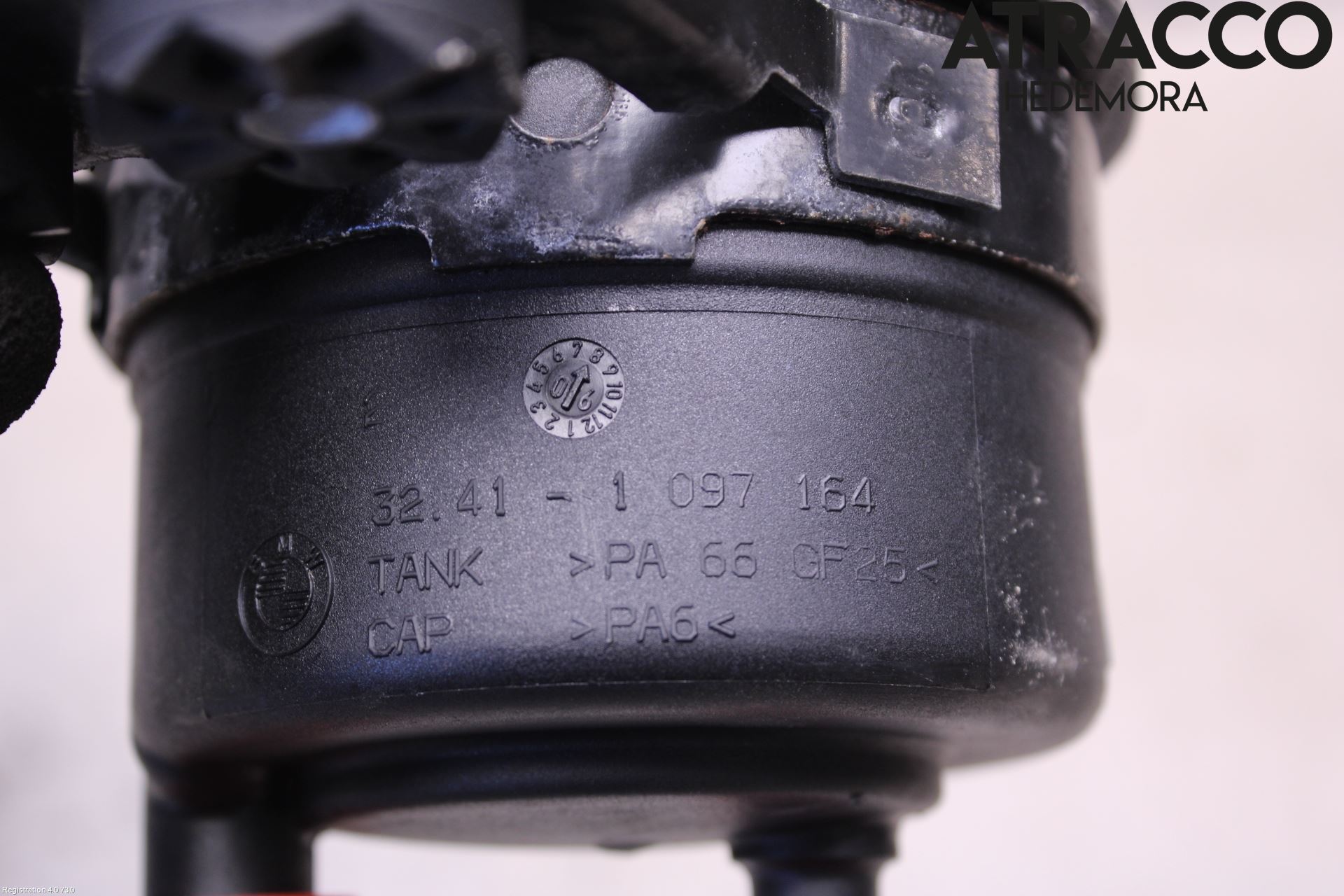 BMW 3 E90/91 SED/TOU 05-12 Servo Oljebeholder