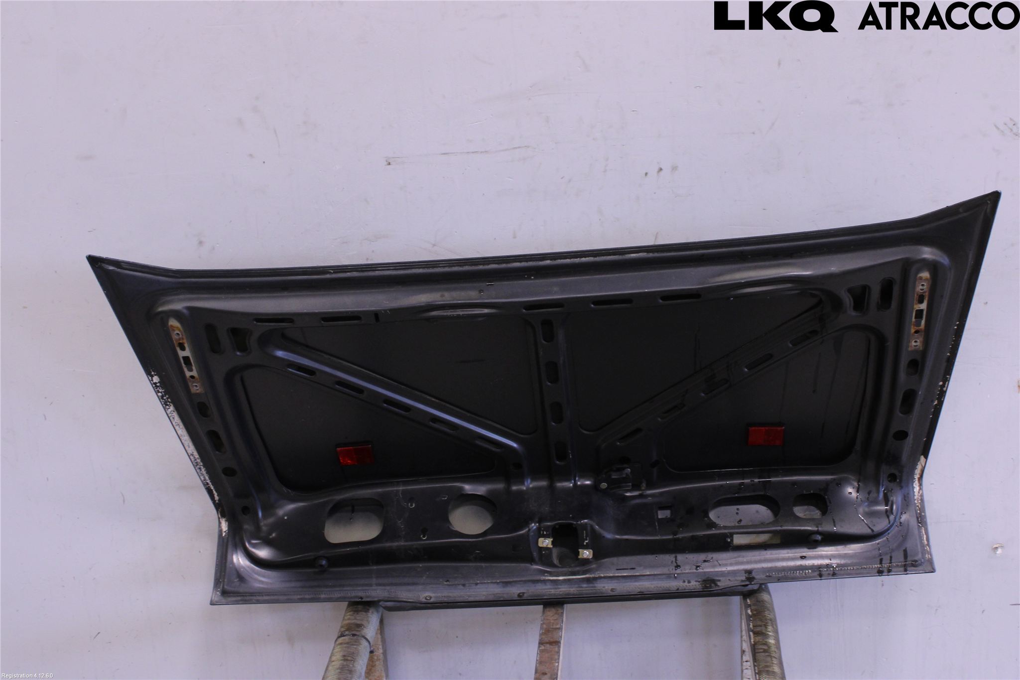 Mercedes-Benz MB 190    (W201) 82-93 Bakluke Koffertlokk