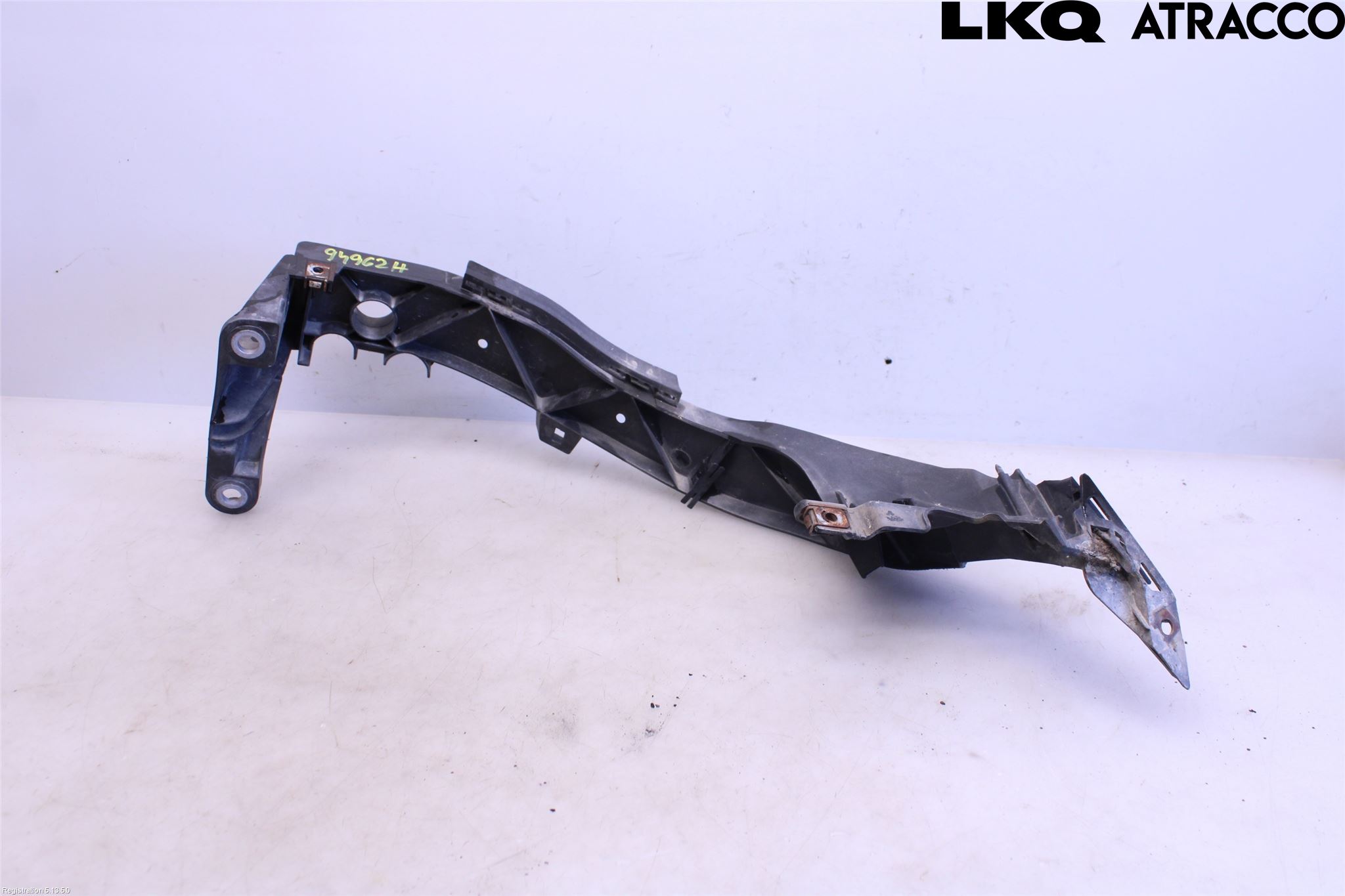 BMW 1 E87/81 5D/3D 03-11 Frontlykt Holder-Feste