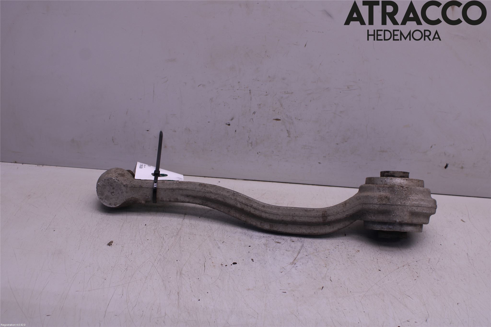 Mercedes-Benz MB CLK (C209) 02-09 Bærearm Foran Venstre Nedre