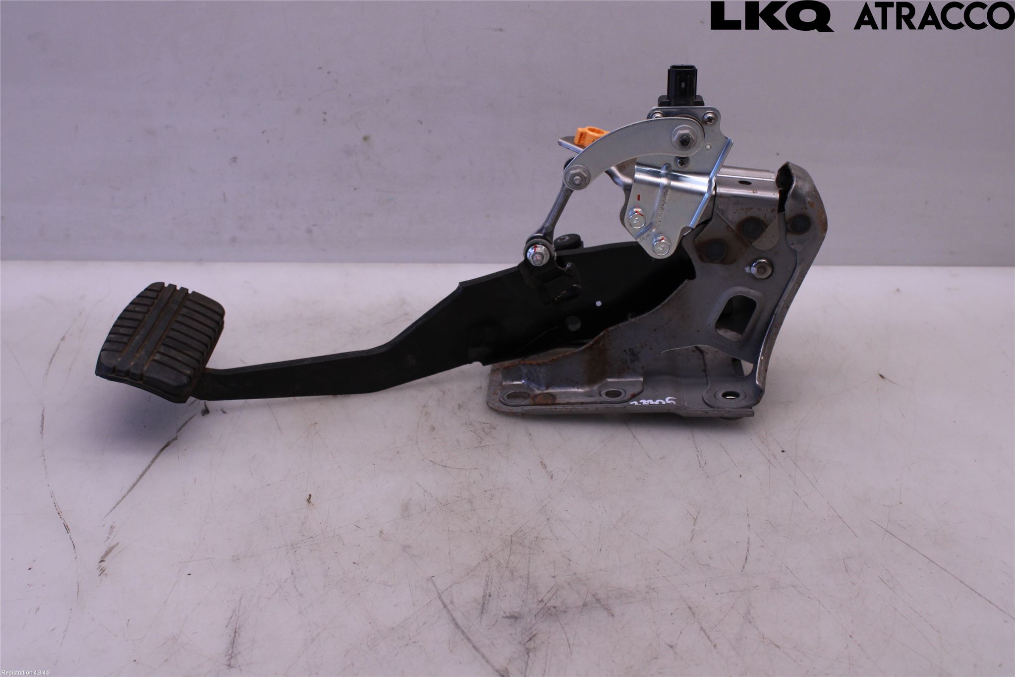 Mitsubishi OUTLANDER 13-21 Bremsepedal