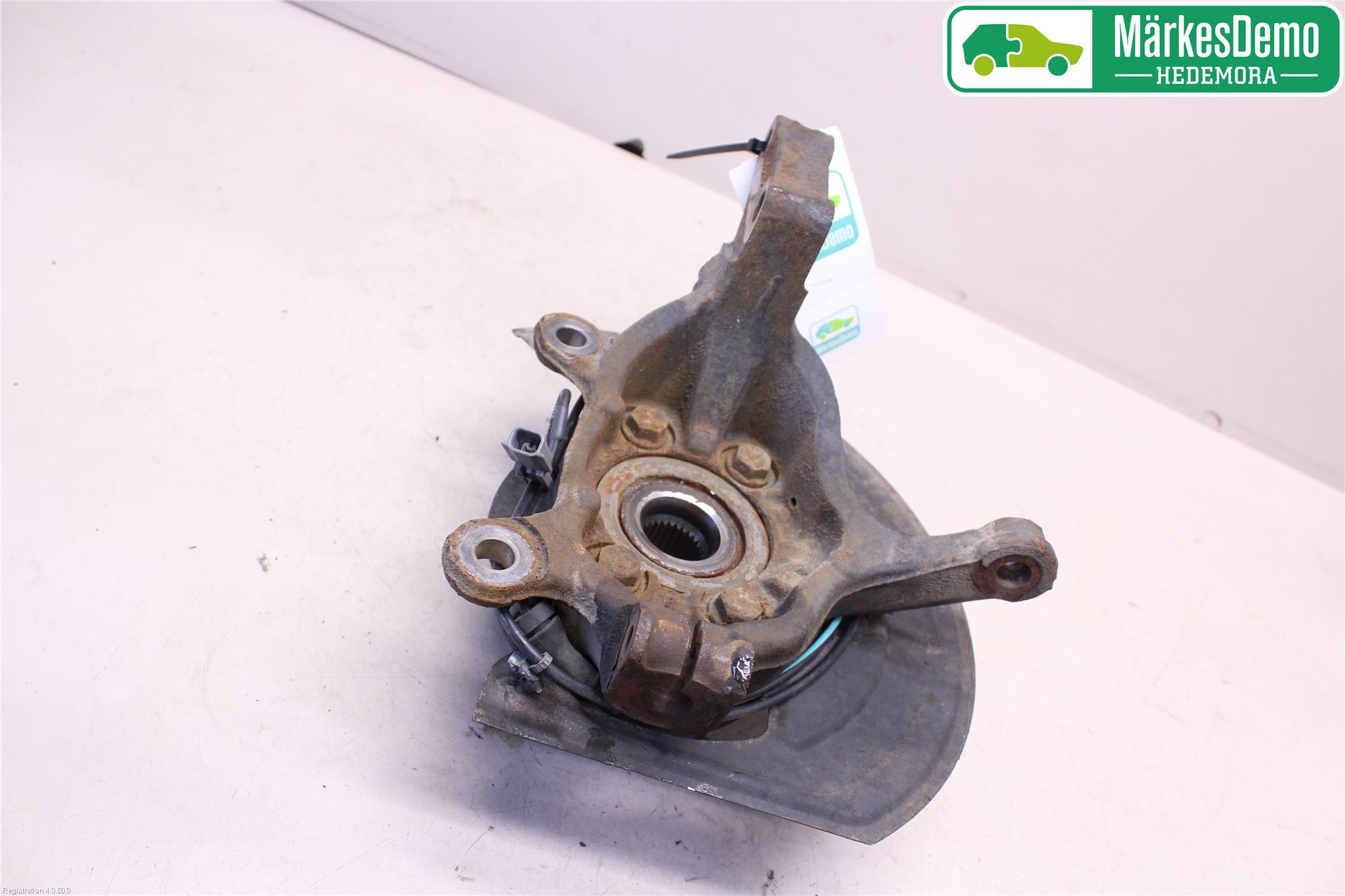 Nissan JUKE 14-19 Spindel Hf