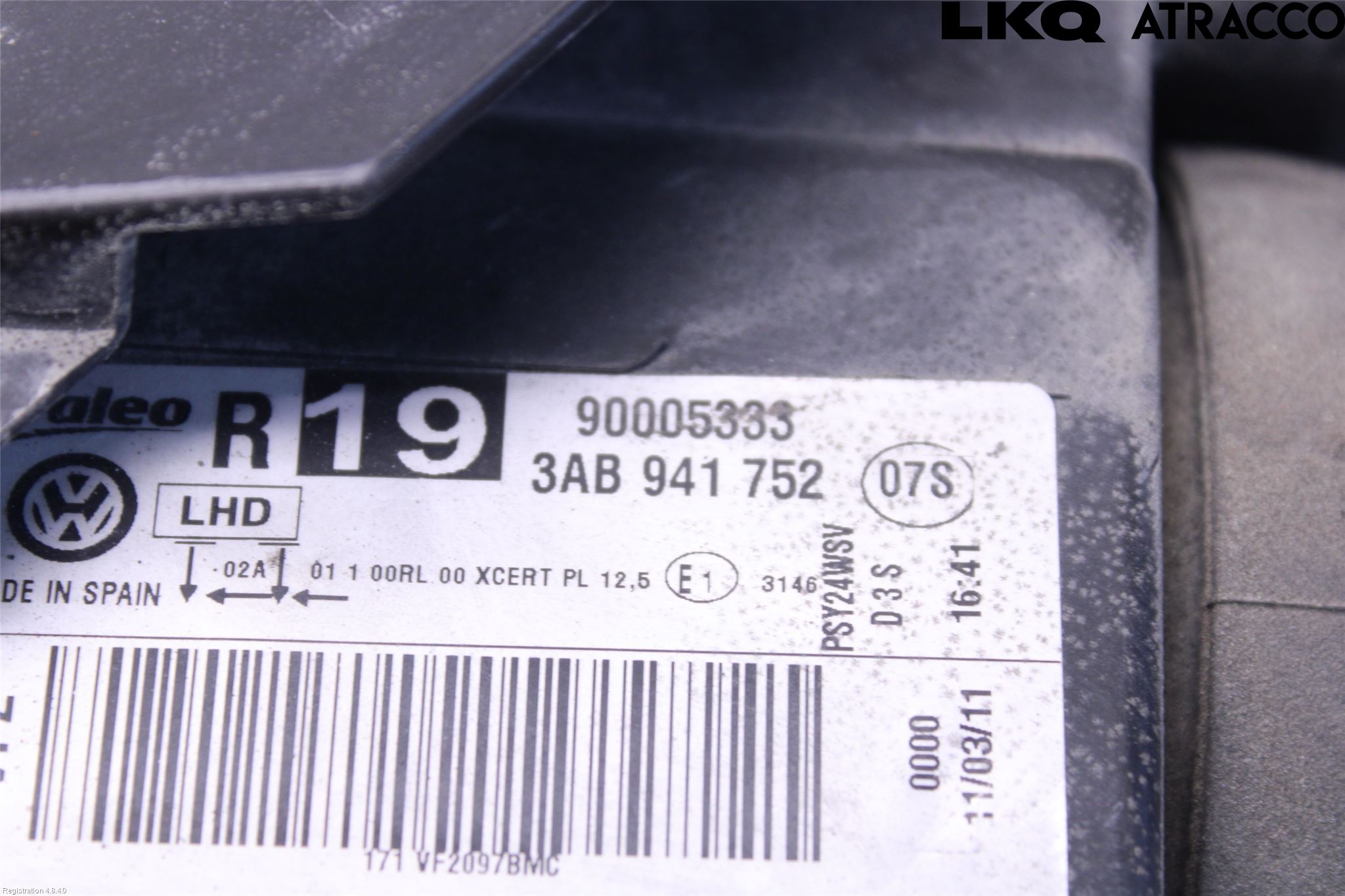 Volkswagen VW PASSAT 11-14 Frontlykt Høyre