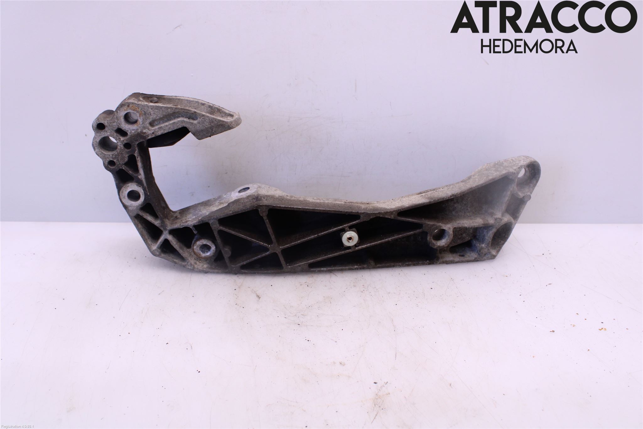 BMW 5 F10/F11/F18 09-17 Gearkasse Bjelke - Travers