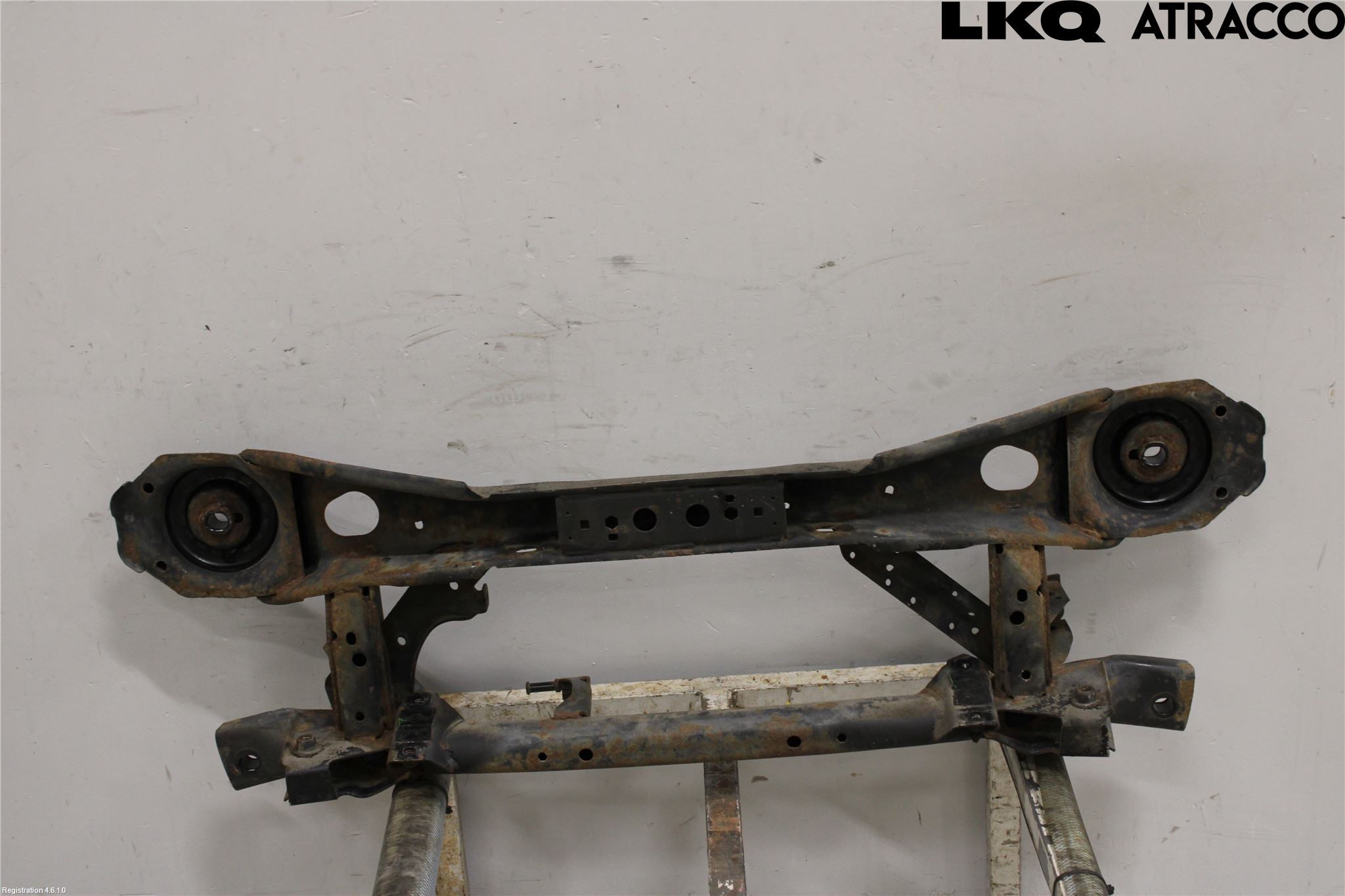 Volvo V40 12-19 Bakaksel Feste Travers-Ramme
