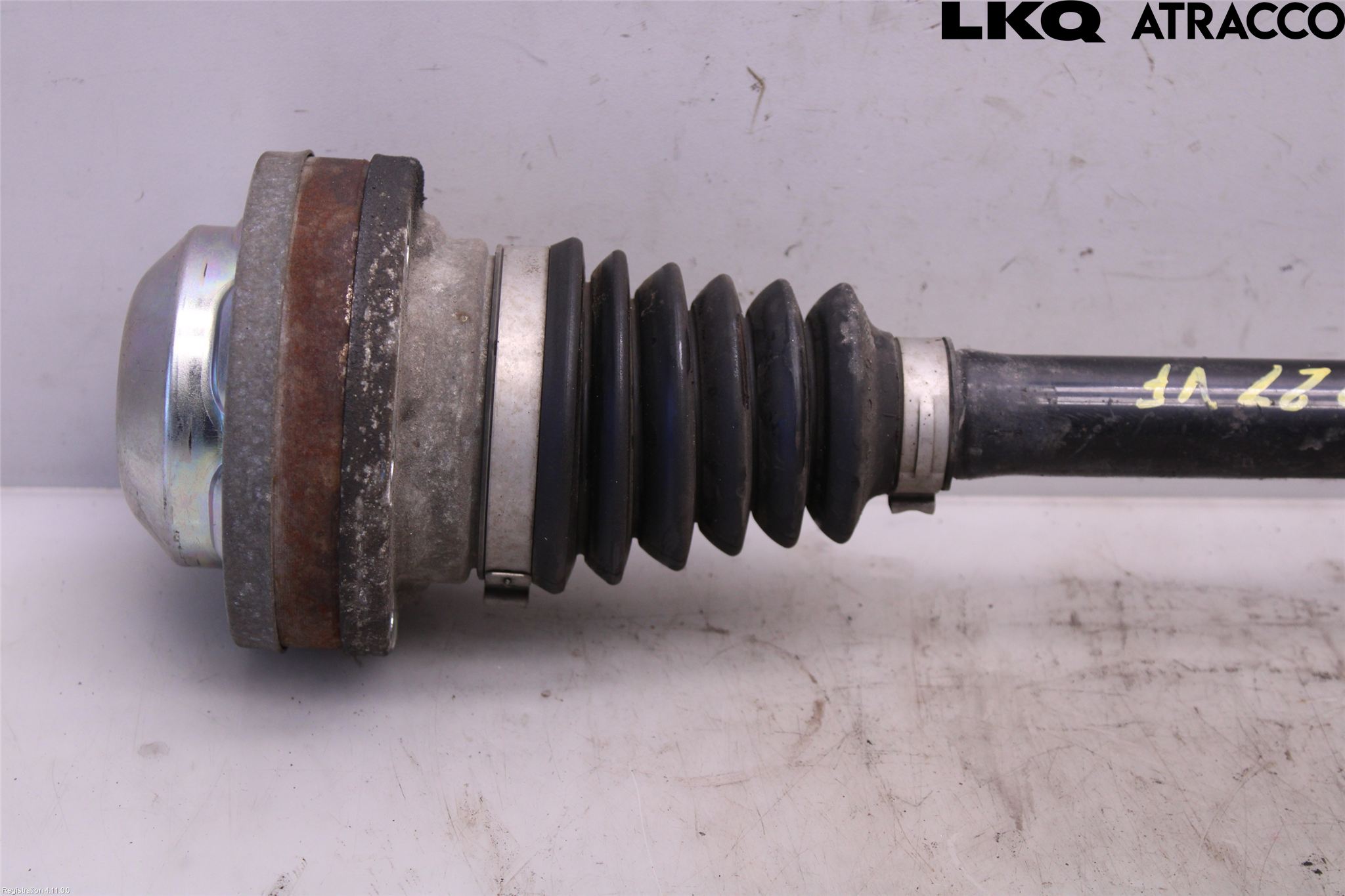 Volkswagen VW PASSAT 11-14 Drivaksel Foran Kompl Venstre