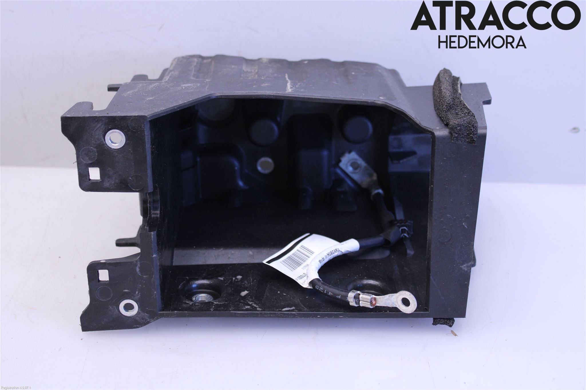 Volvo V90 17->> Batterikasse - Feste - Holder