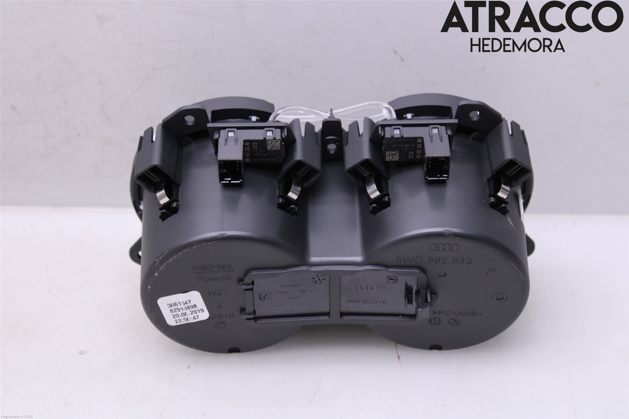 Audi A4 ALLROAD 17- Innr Koppholder