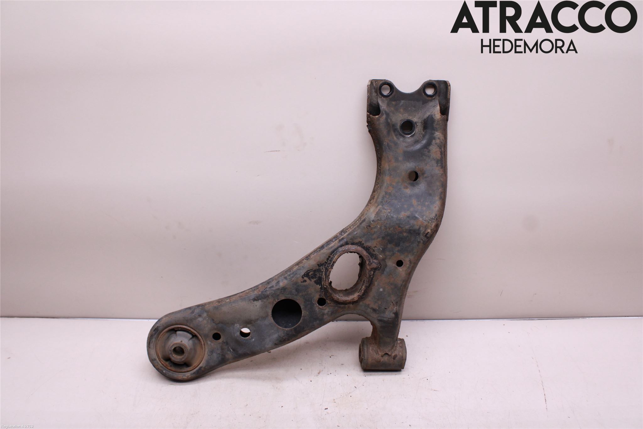 Toyota RAV4 13-18 Bærearm Foran Høyre Nedre