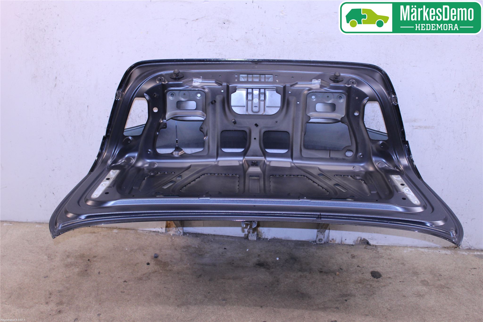 BMW 5 F10/F11/F18 09-17 Bakluke Koffertlokk