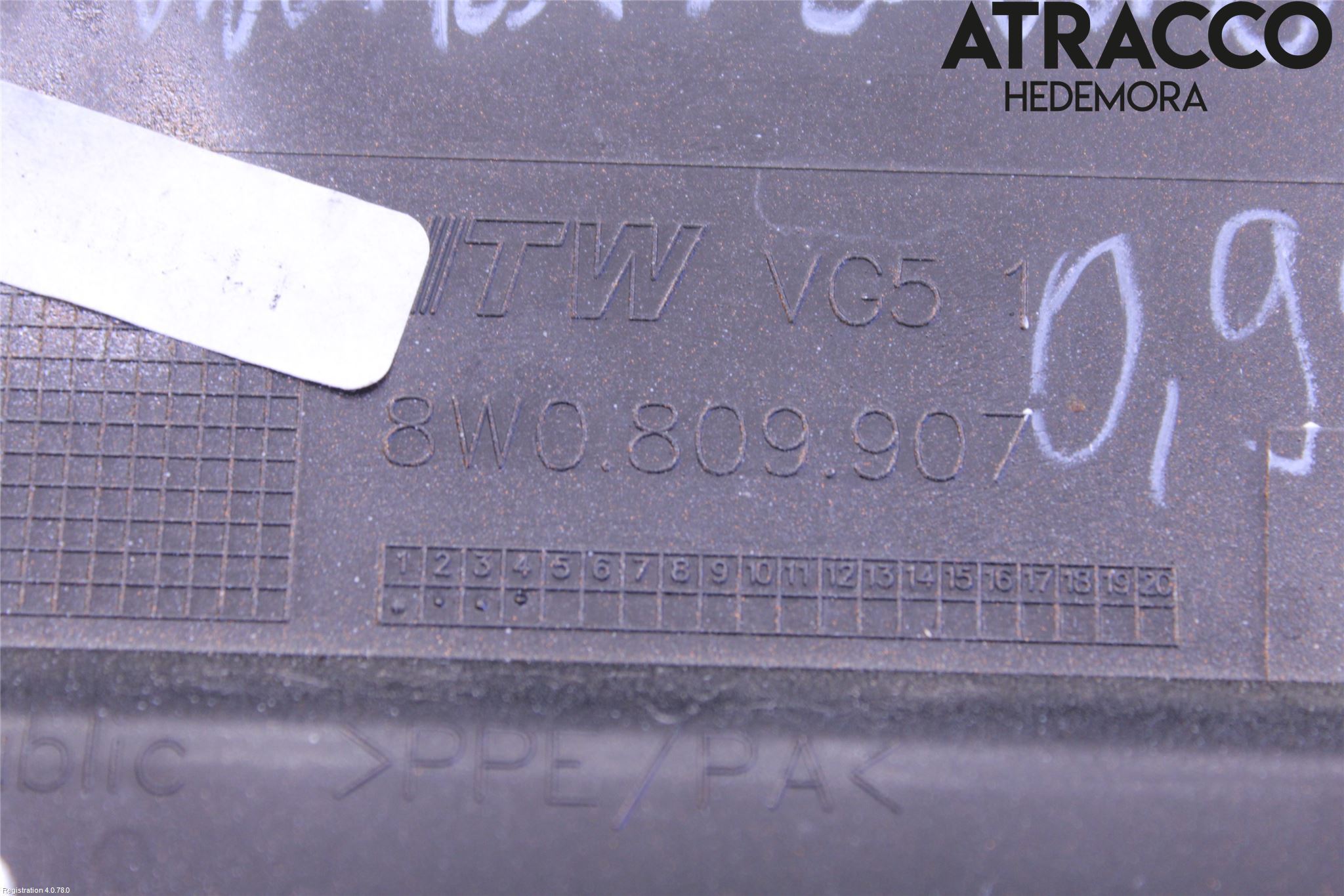 Audi A4/S4 B9 16-19 Drivstoff Tankluke