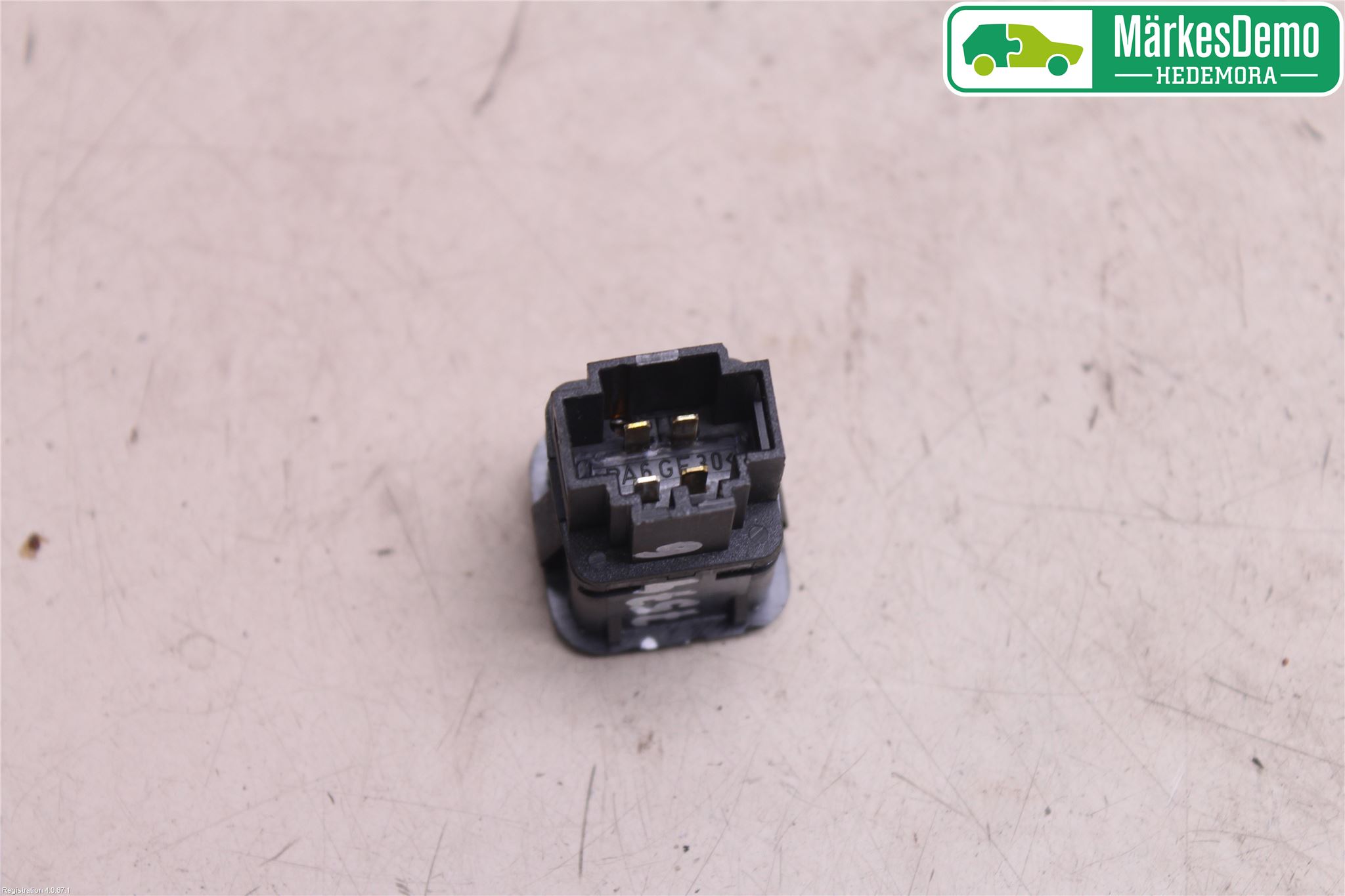 Skoda OCTAVIA (1U) 96-11 Bryter Drivstoff Tankluke