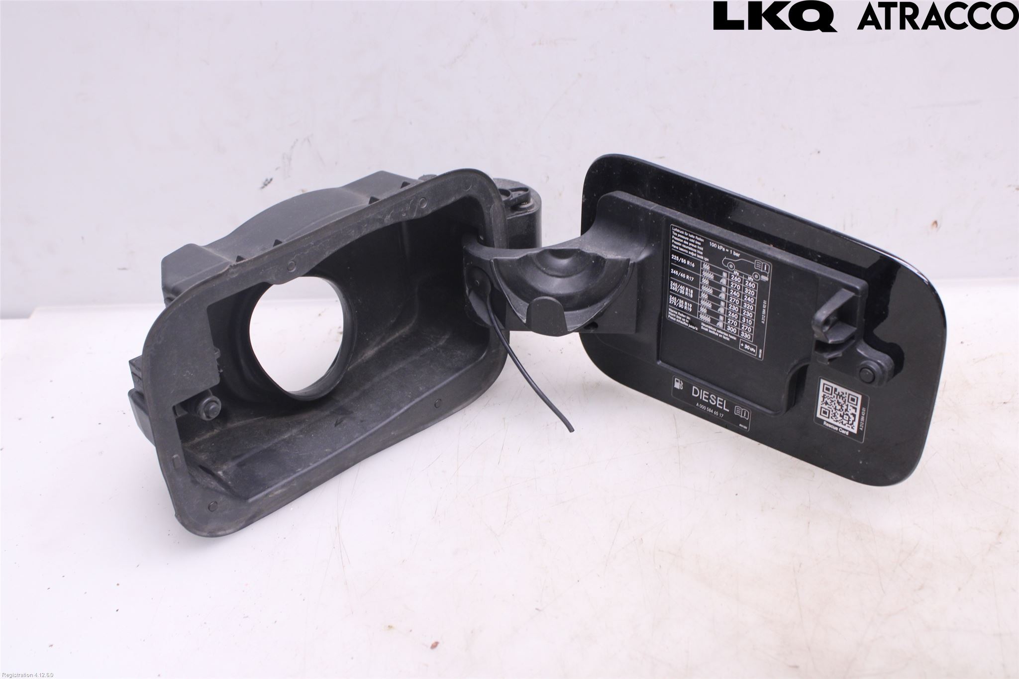 Mercedes-Benz MB E-KLASS (W212) 09-16 Drivstoff Tankluke