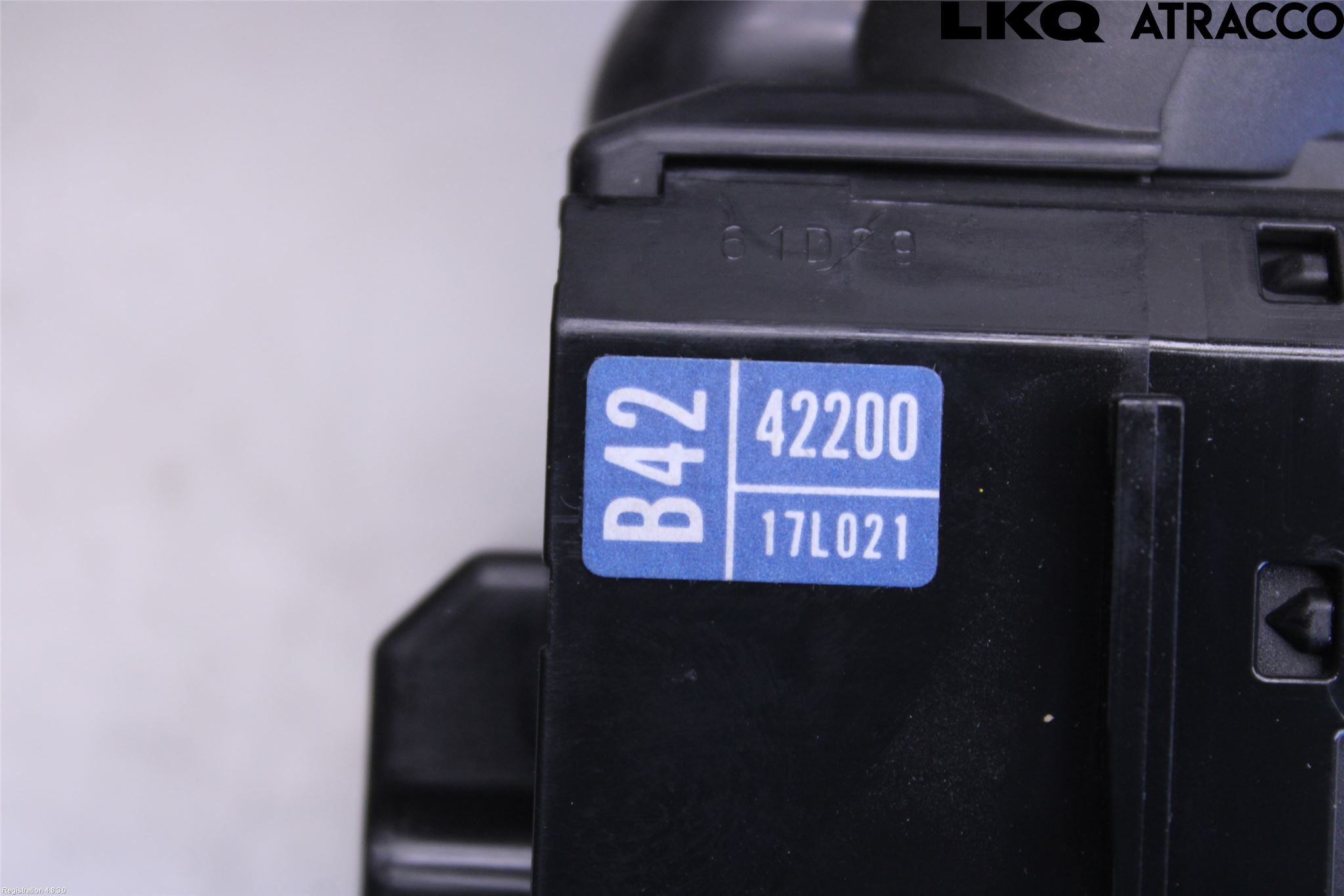 Toyota RAV4 19- Bryter Ratt Visker - Spyler
