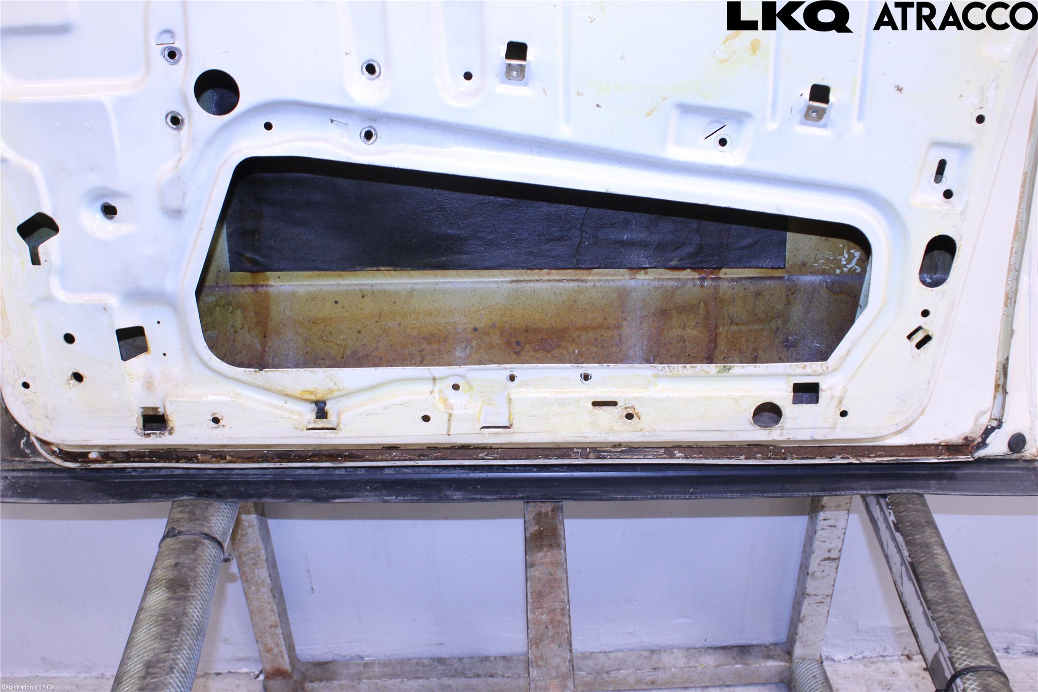 Mercedes-Benz MB 200-300  (W123) 76-86 Dør 4D Foran Høyre
