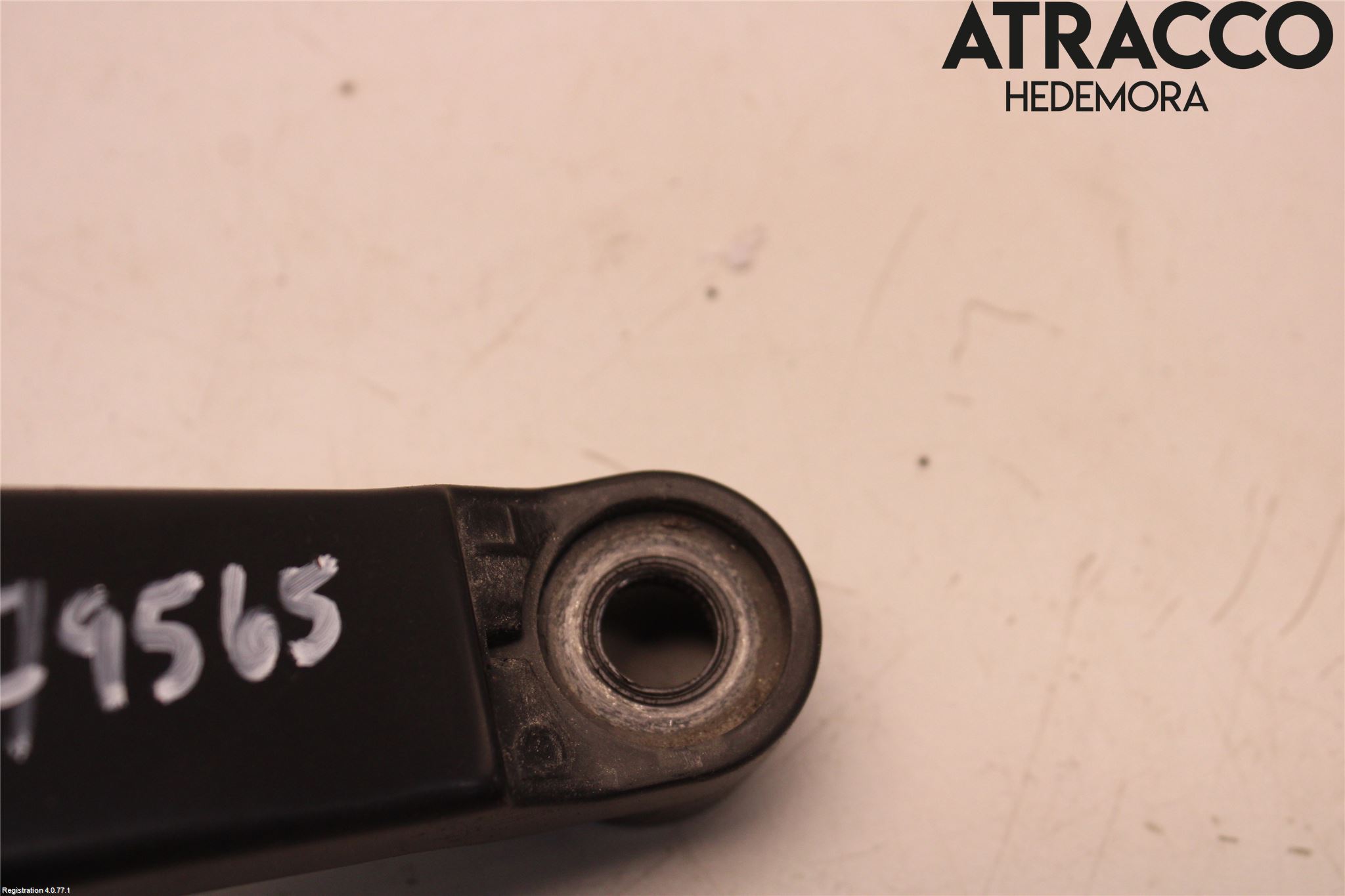 Toyota AURIS 10-12 Viskerarm-Armer Frontrute