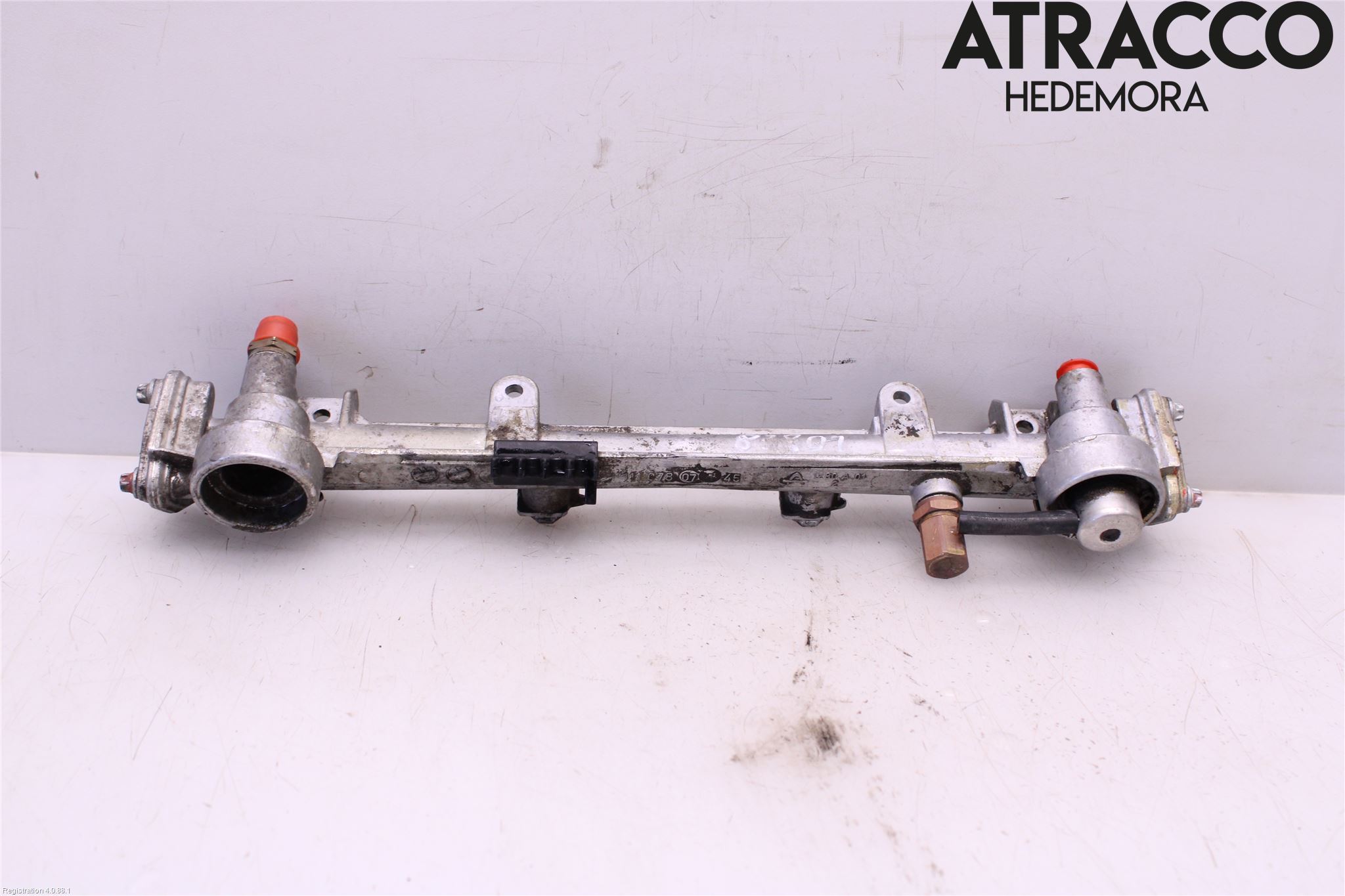 Mercedes-Benz MB 200-500  (W124) 86-96 Inj. Fuelrail