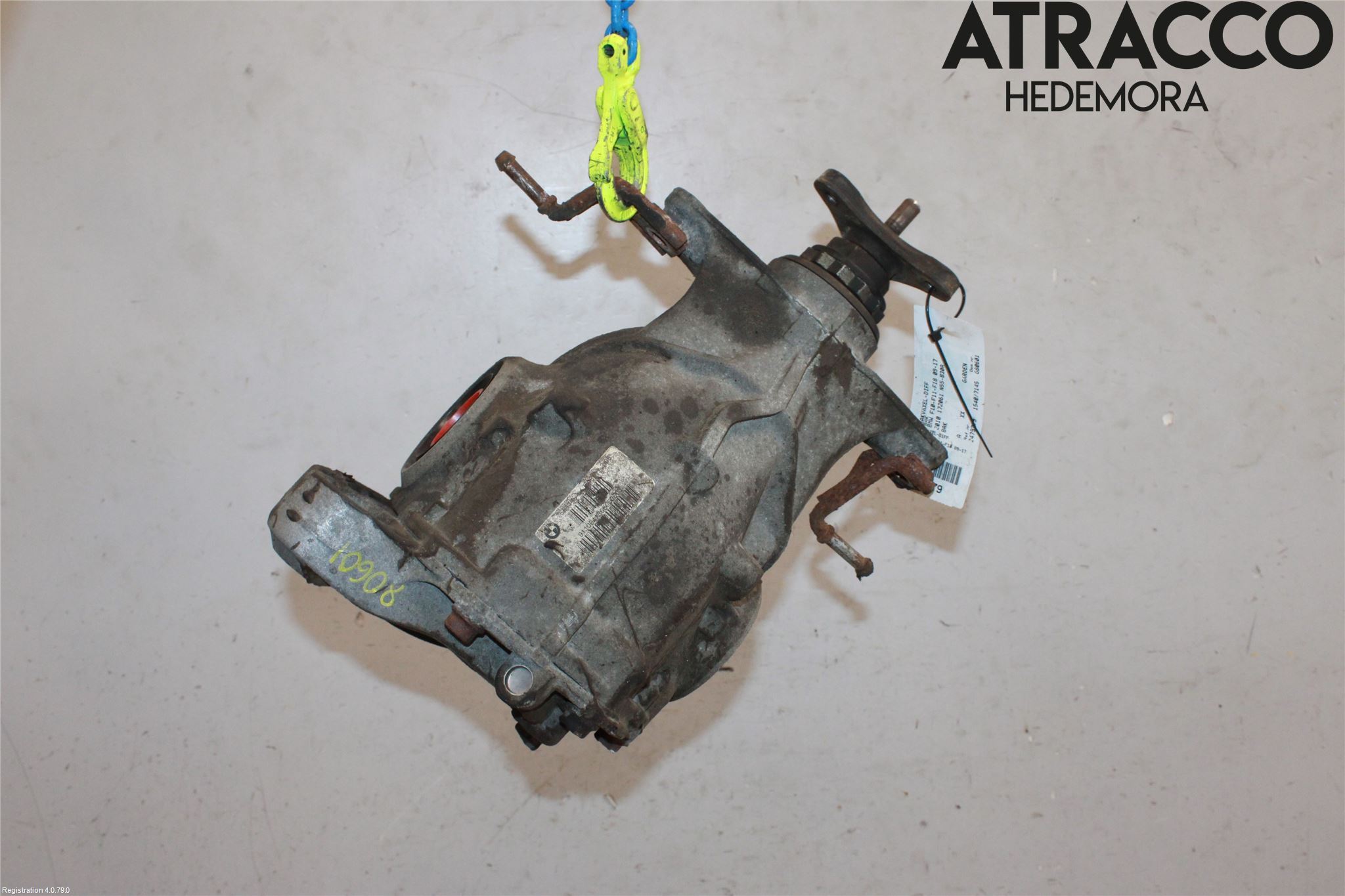 BMW 5 F10/F11/F18 09-17 Bakaksel Kardang Bak -Diff