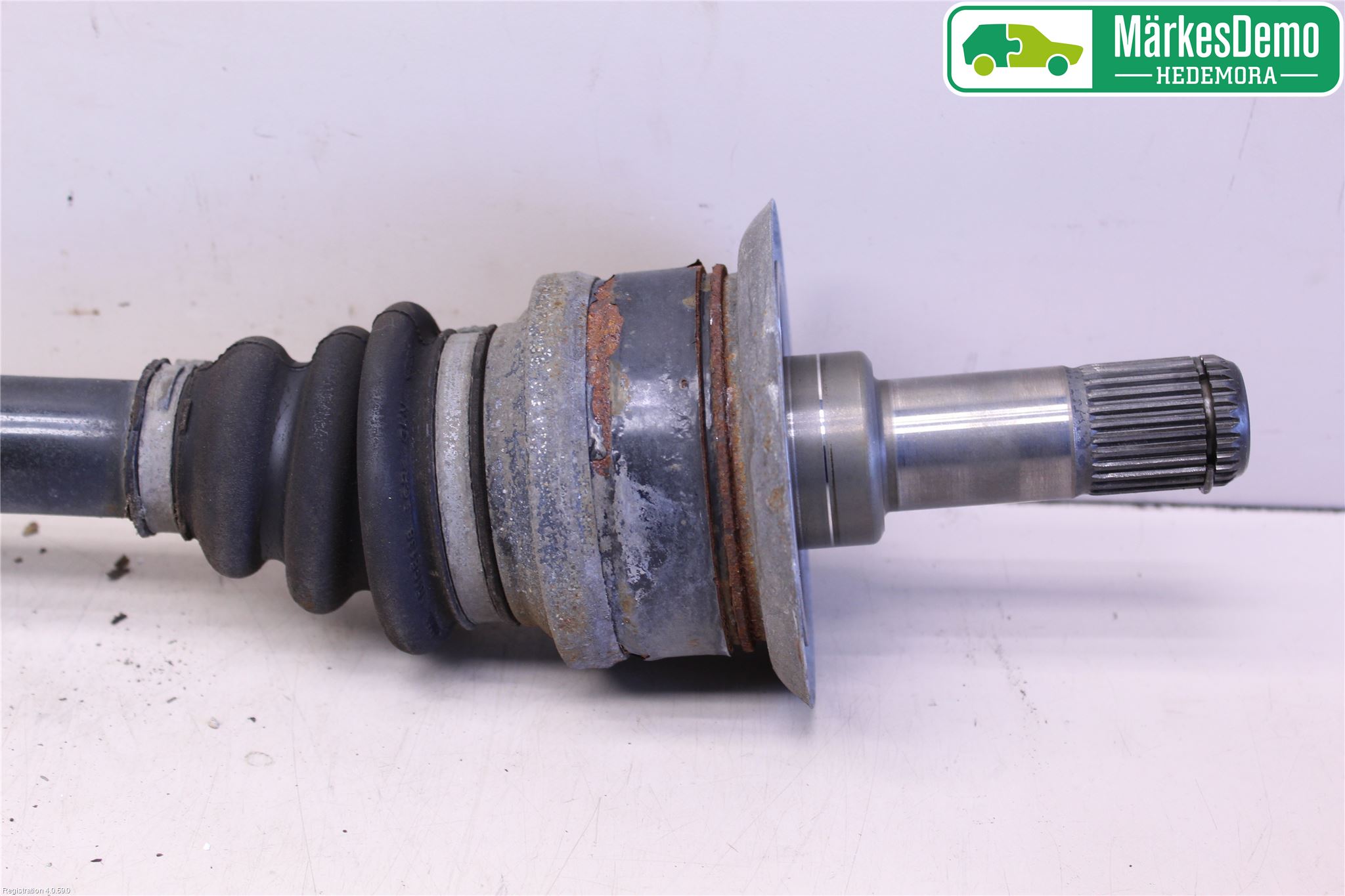BMW 5 F10/F11/F18 09-17 Drivaksel Bak Kompl Venstre