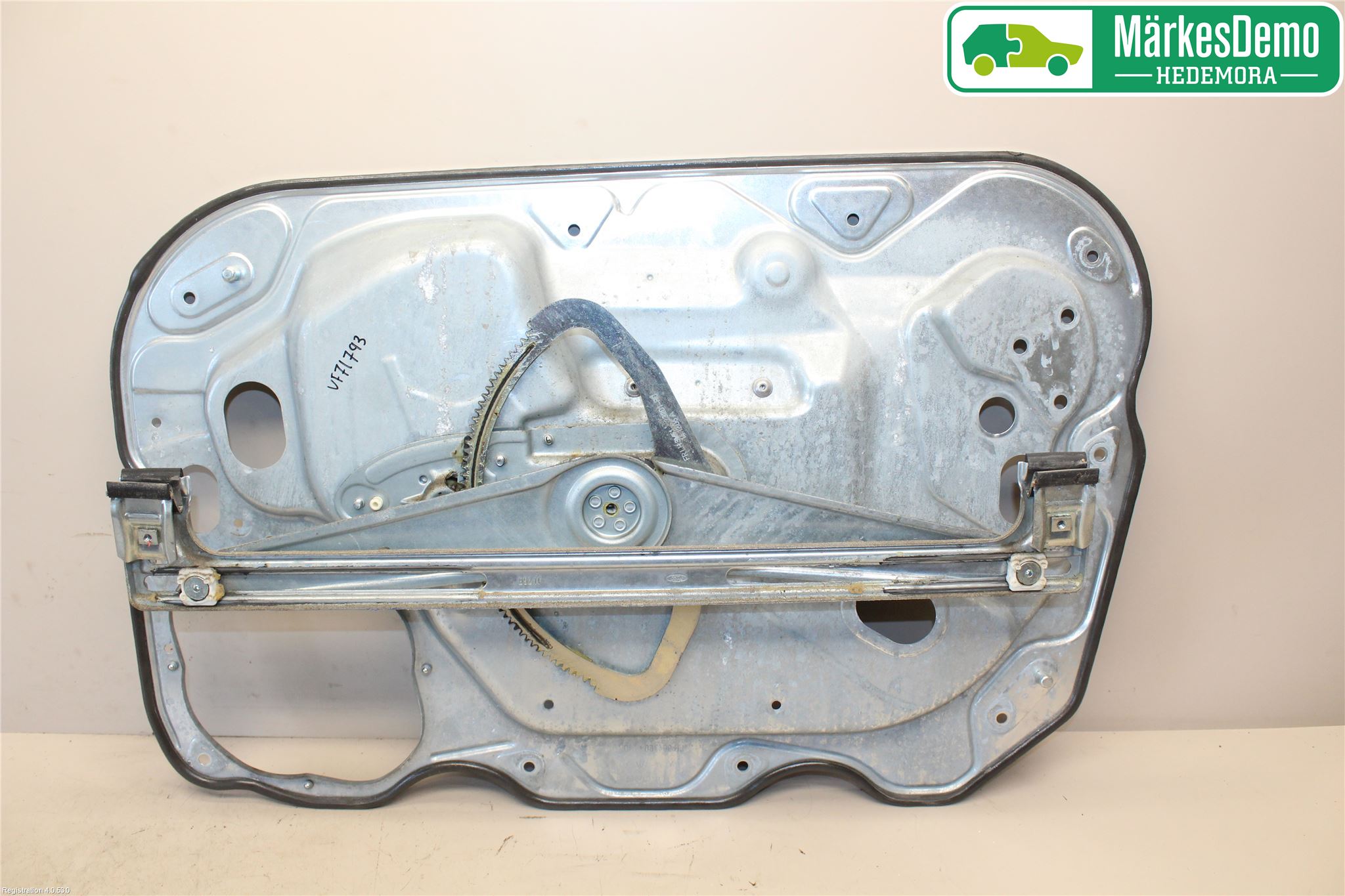 Ford FOCUS     04-07 Vindusheis El Komp