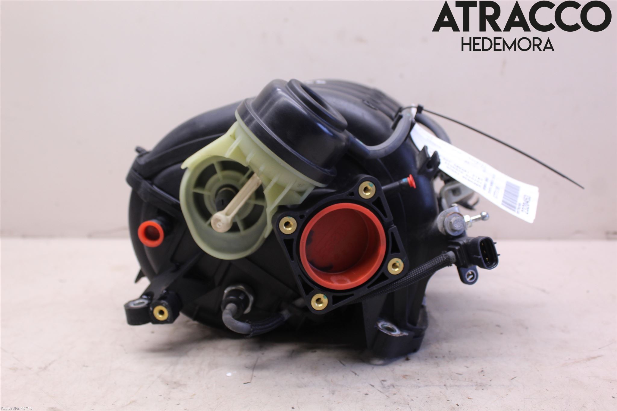 Toyota AVENSIS 16-18 Innsugningsmanifold