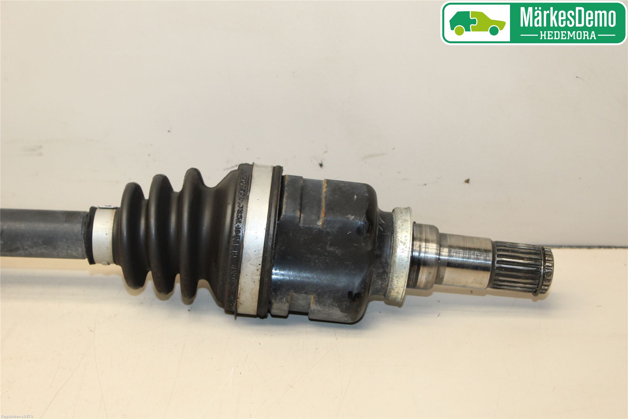 Toyota YARIS XP130 15-20 Drivaksel Foran Kompl Høyre