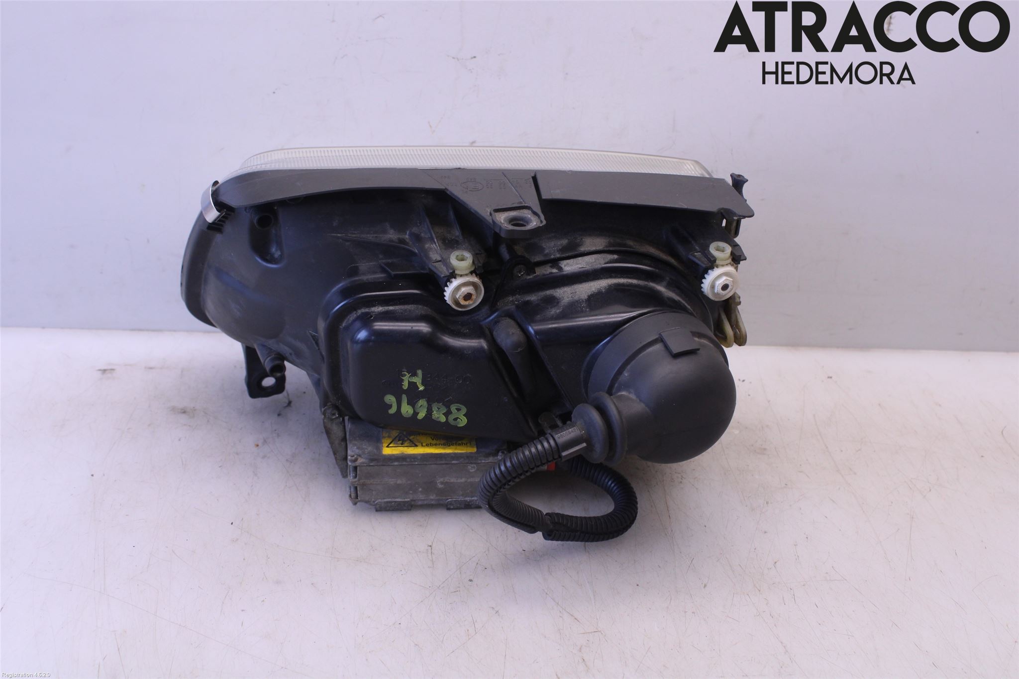 Volkswagen VW POLO 95-01 Frontlykt Høyre