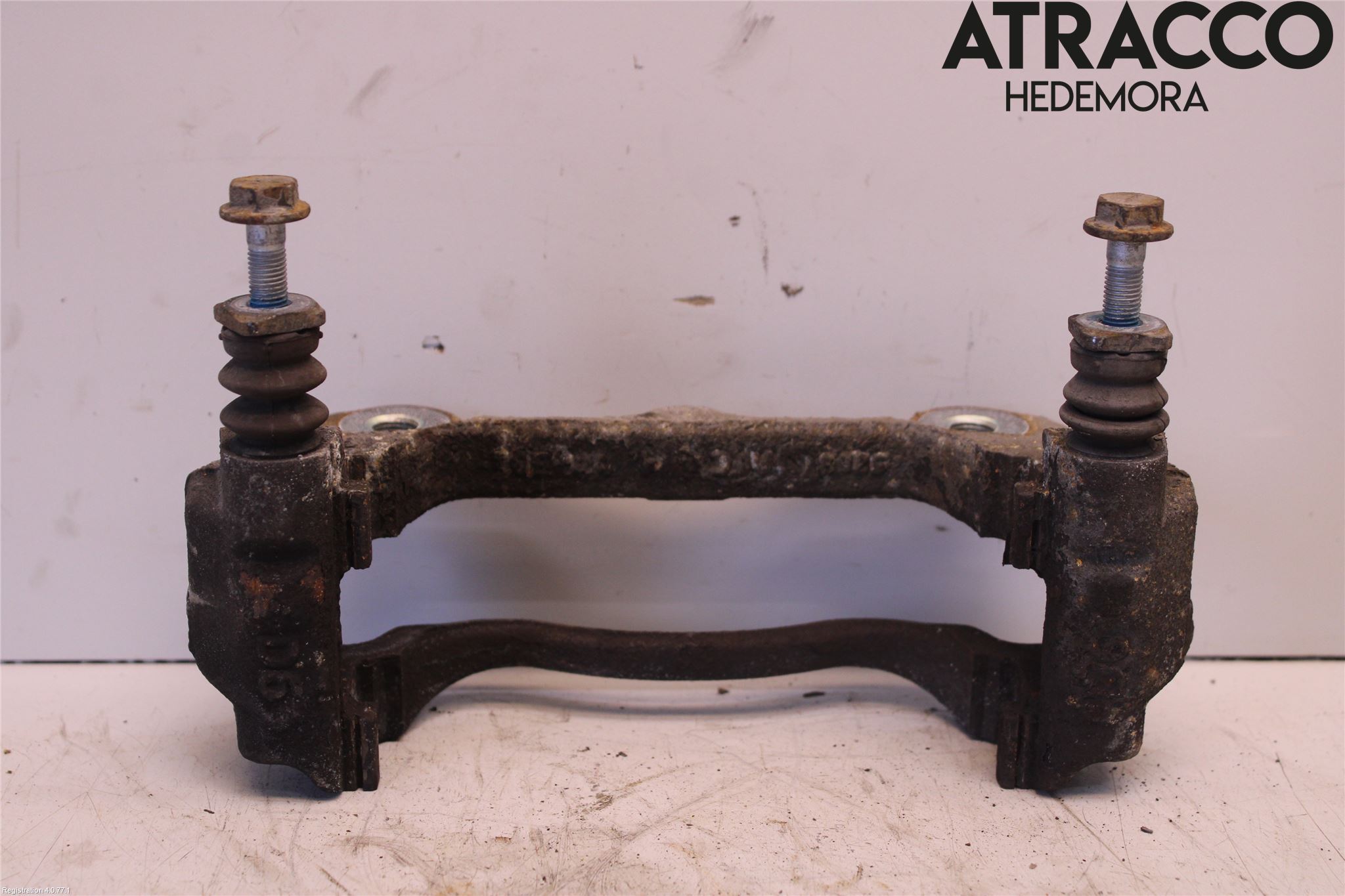 Toyota AVENSIS 16-18 Bremsecaliper Feste Holder