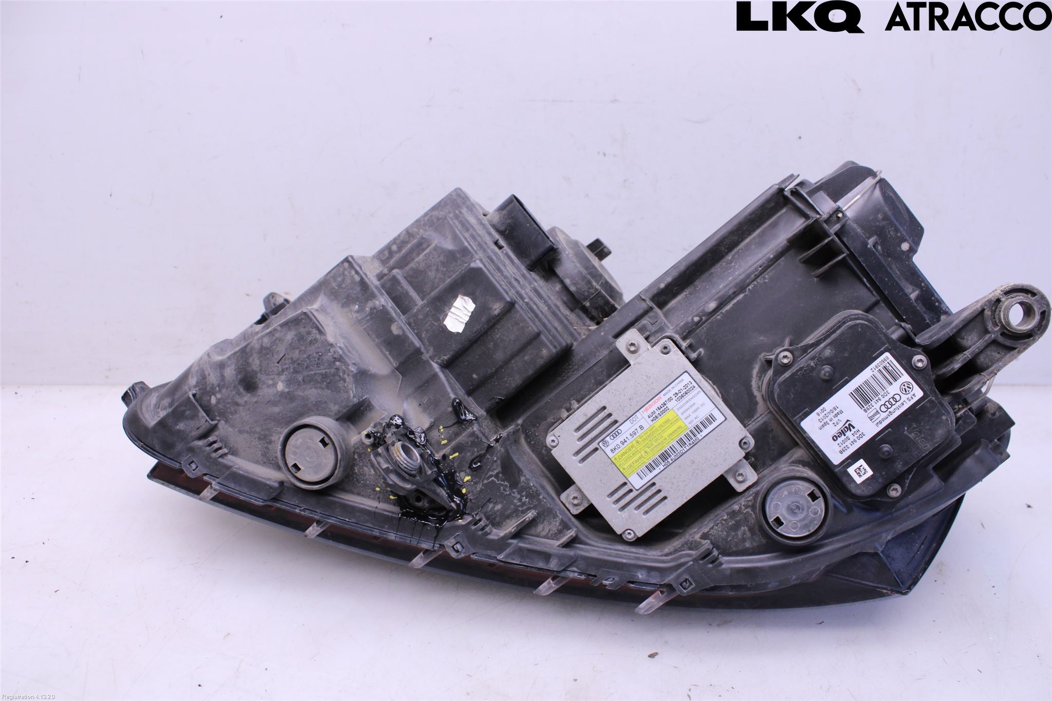 Volkswagen VW PASSAT 11-14 Frontlykt Høyre