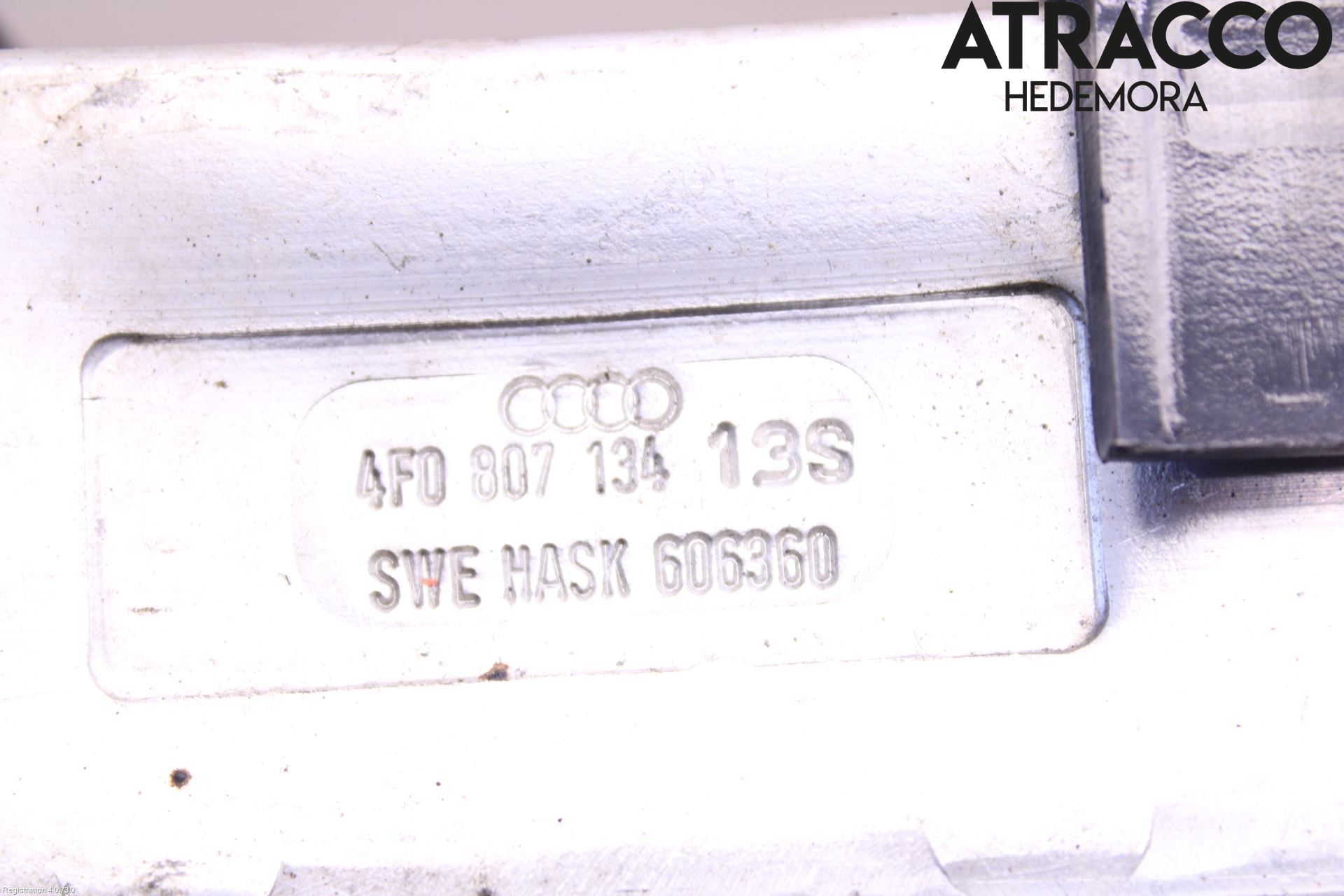 Audi A6/S6     05-11 Støtfanger Foran Feste