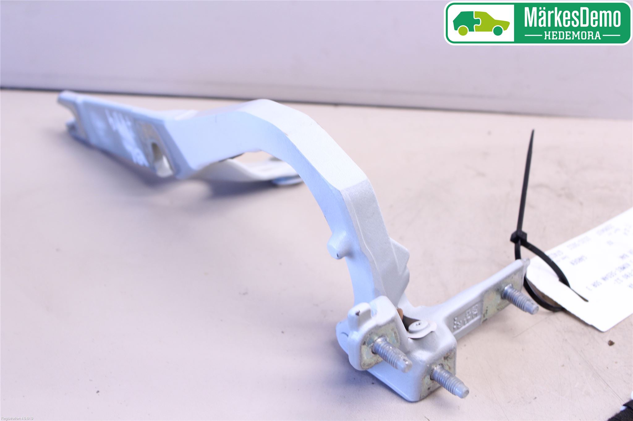 BMW 3 F30/F31/F80 12-19 Bakluke Hengsel Venstre