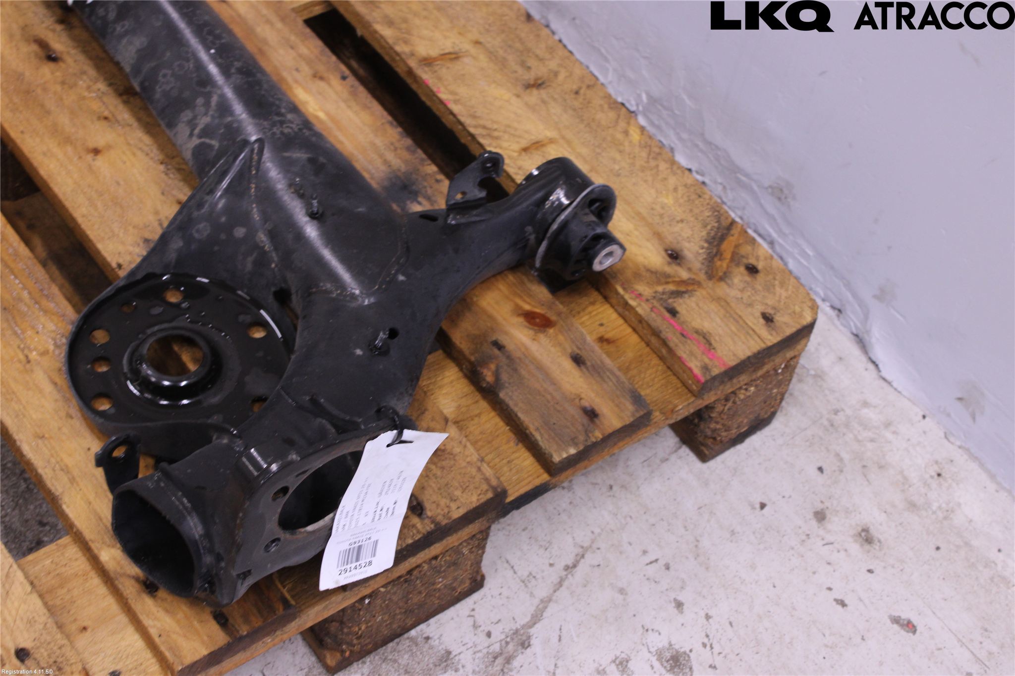 Toyota YARIS XP21 20- Bakaksel Feste Travers-Ramme