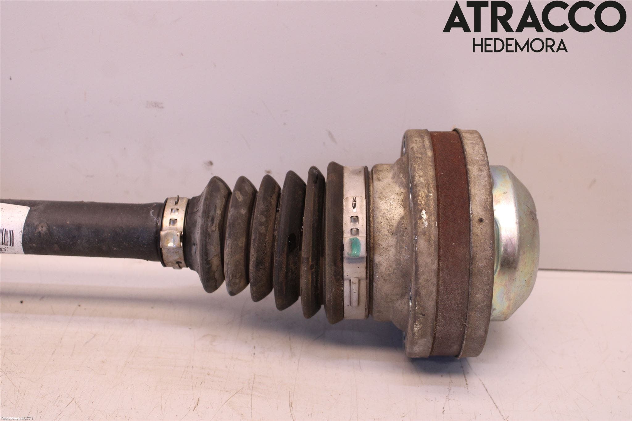 Volkswagen VW PASSAT 05-11 Drivaksel Foran Kompl Venstre